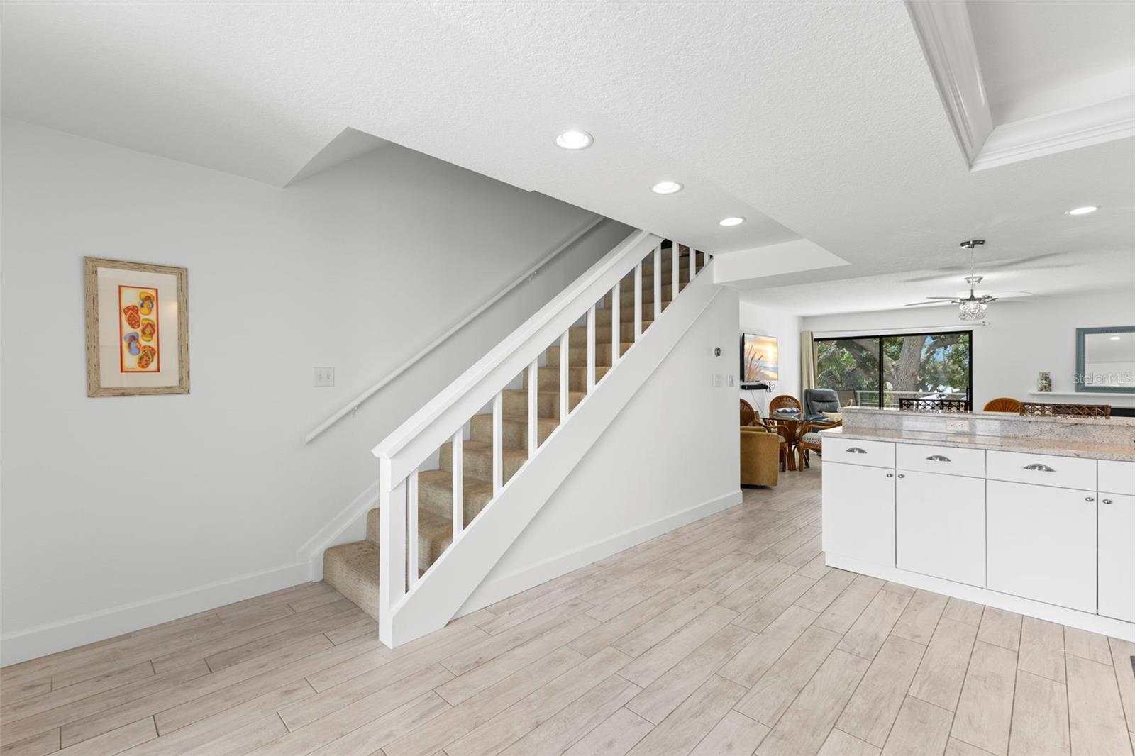 433 S Paula Dr #28 Property Photo 6