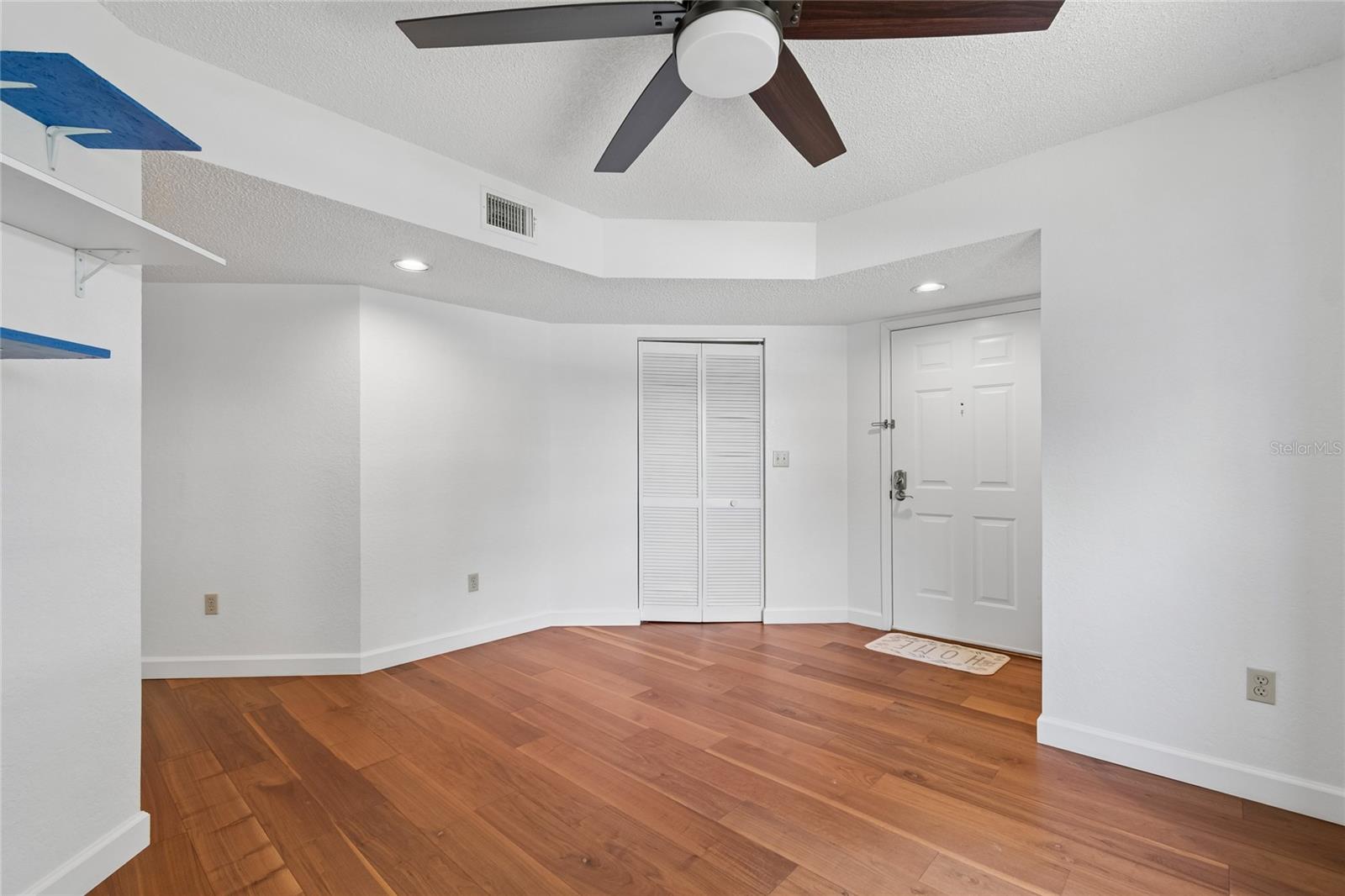 11800 Park Blvd #401 Property Photo 5