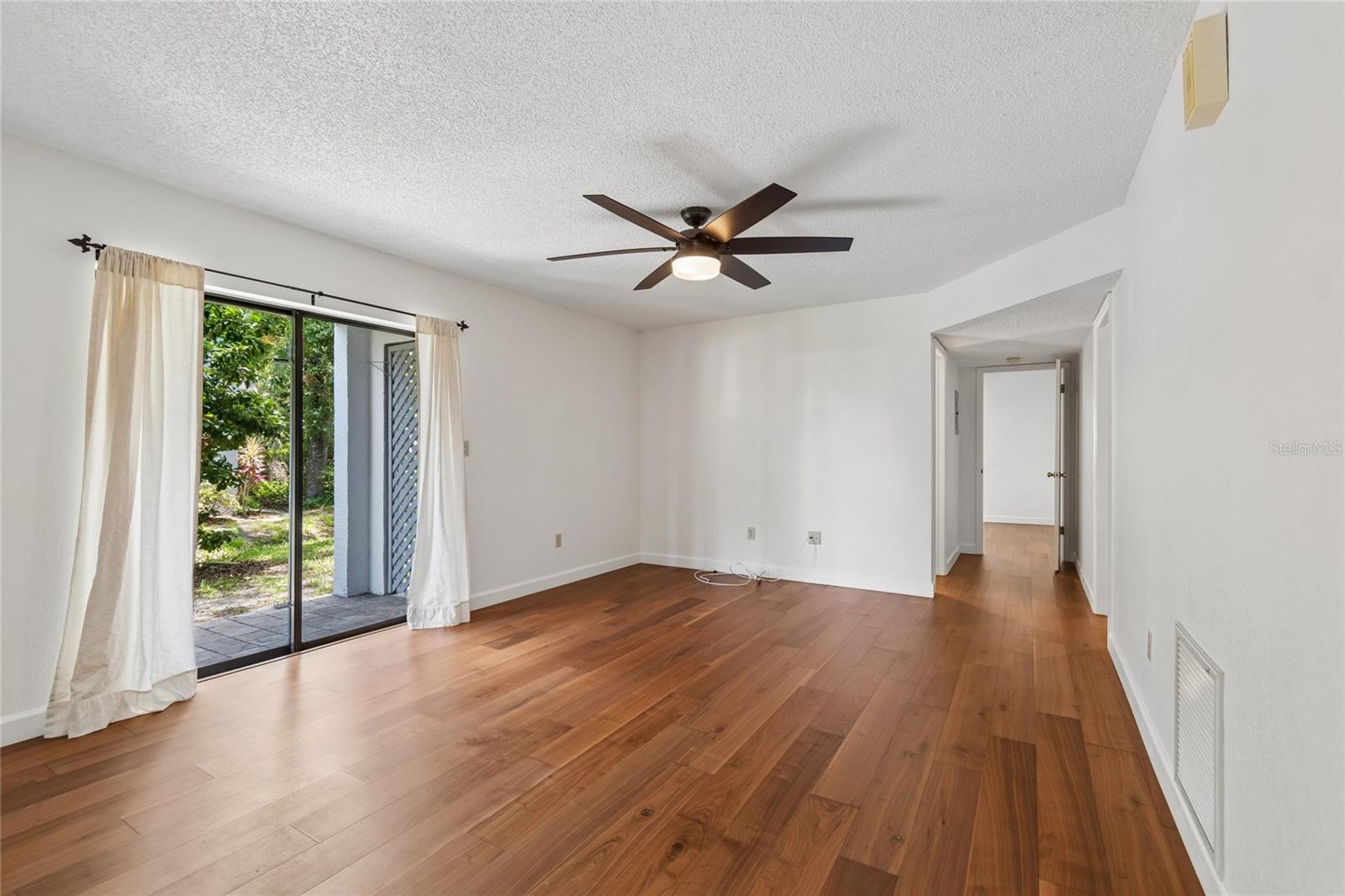 11800 Park Blvd #401 Property Photo 12