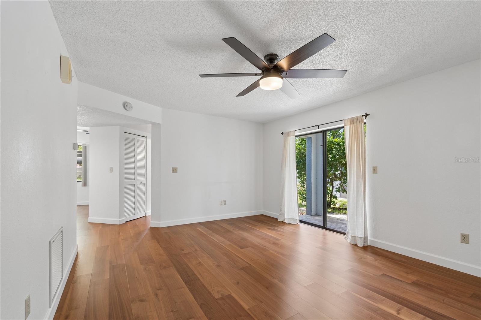 11800 Park Blvd #401 Property Photo 14