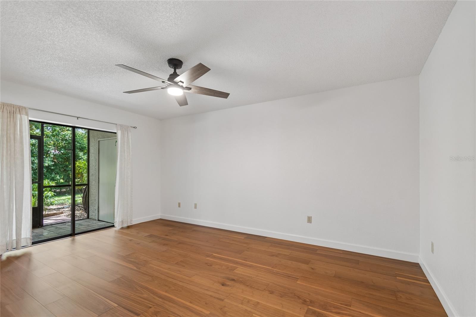 11800 Park Blvd #401 Property Photo 17