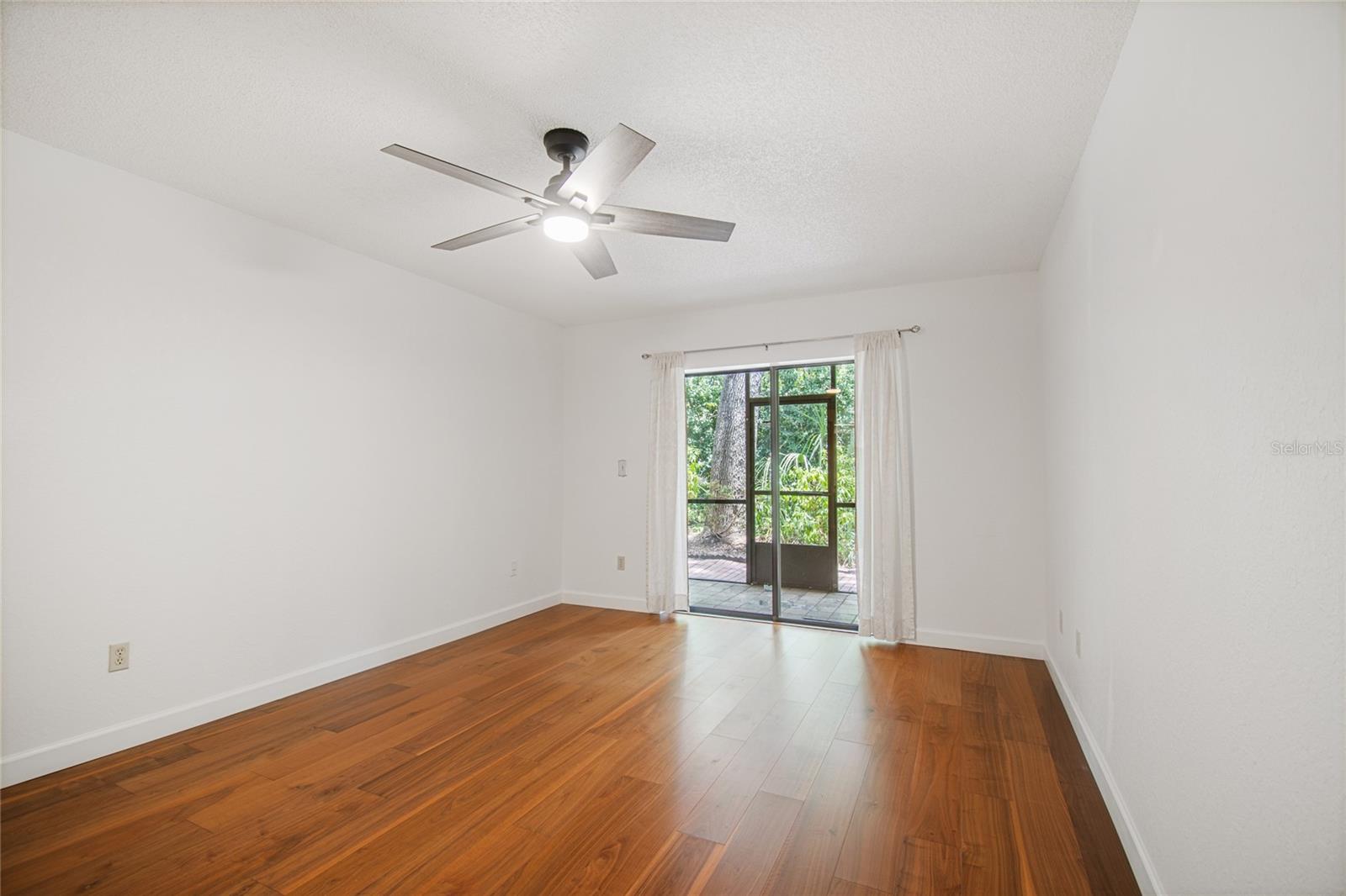 11800 Park Blvd #401 Property Photo 18