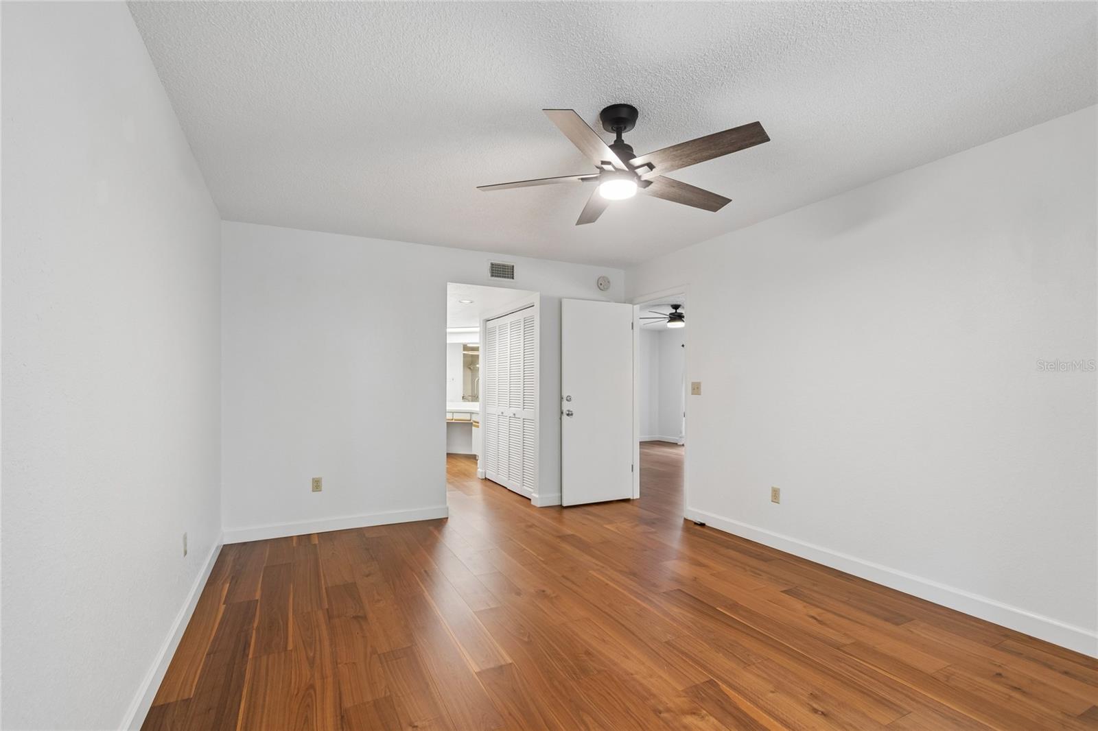 11800 Park Blvd #401 Property Photo 19