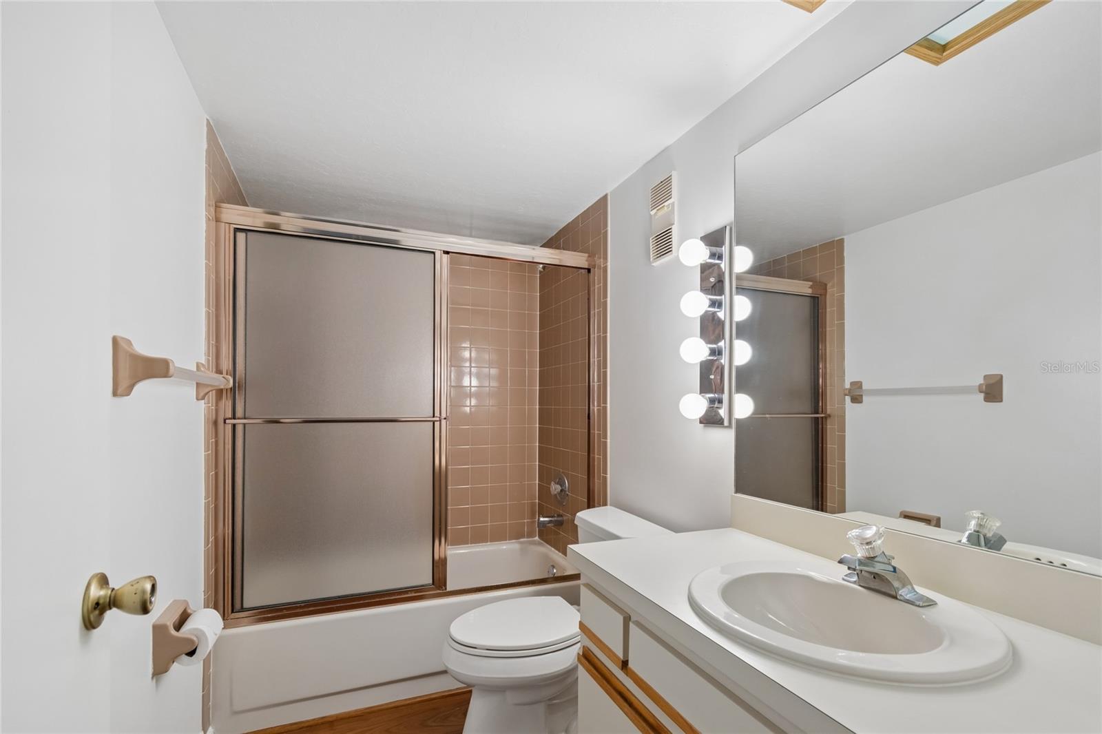 11800 Park Blvd #401 Property Photo 36