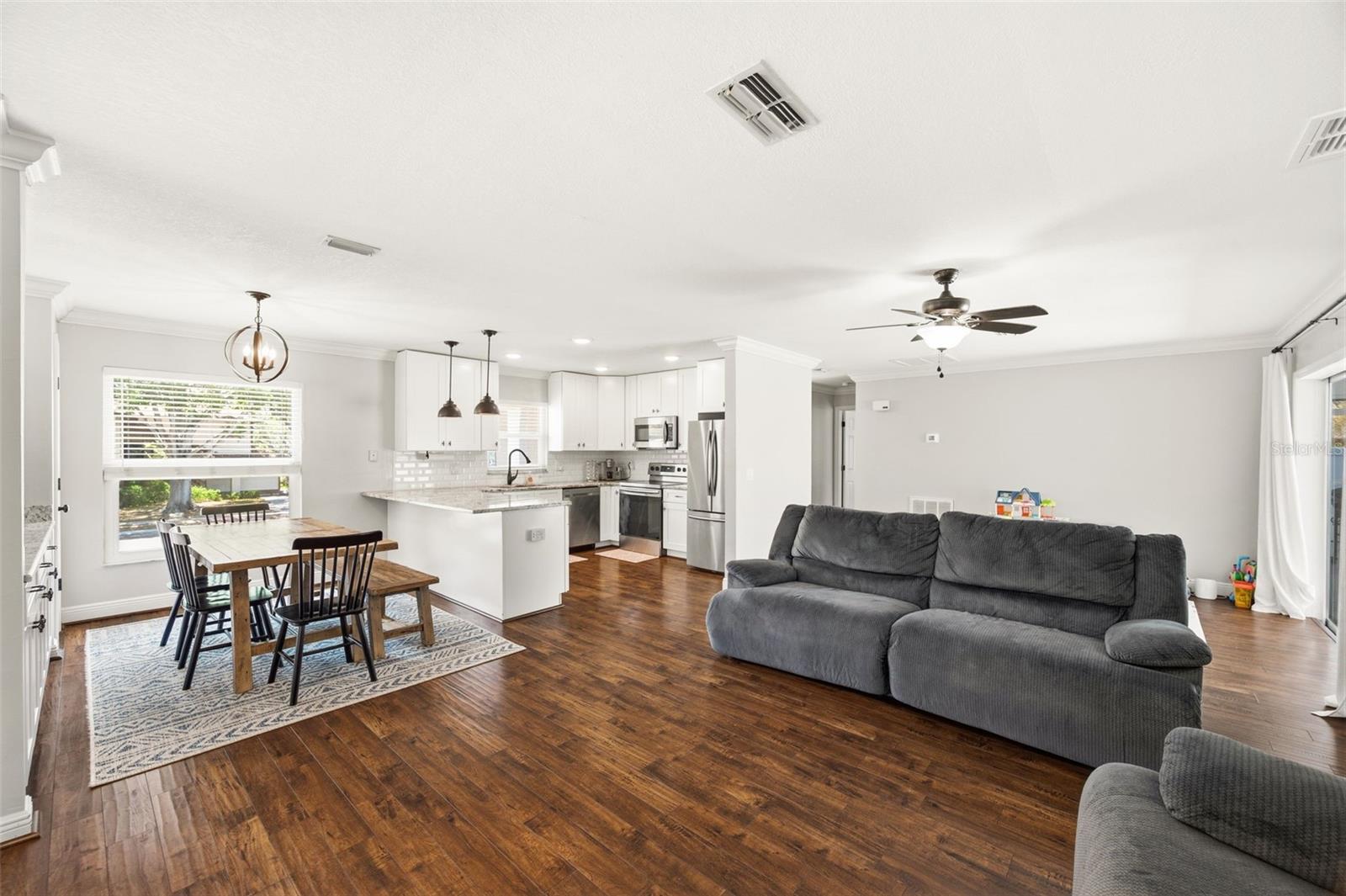 4712 Simcoe St Property Photo 13