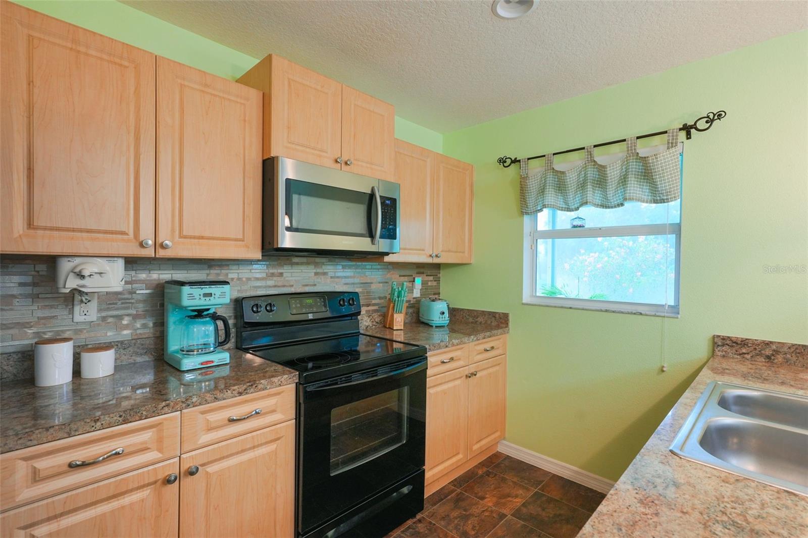 3404 54th St E Property Photo 17