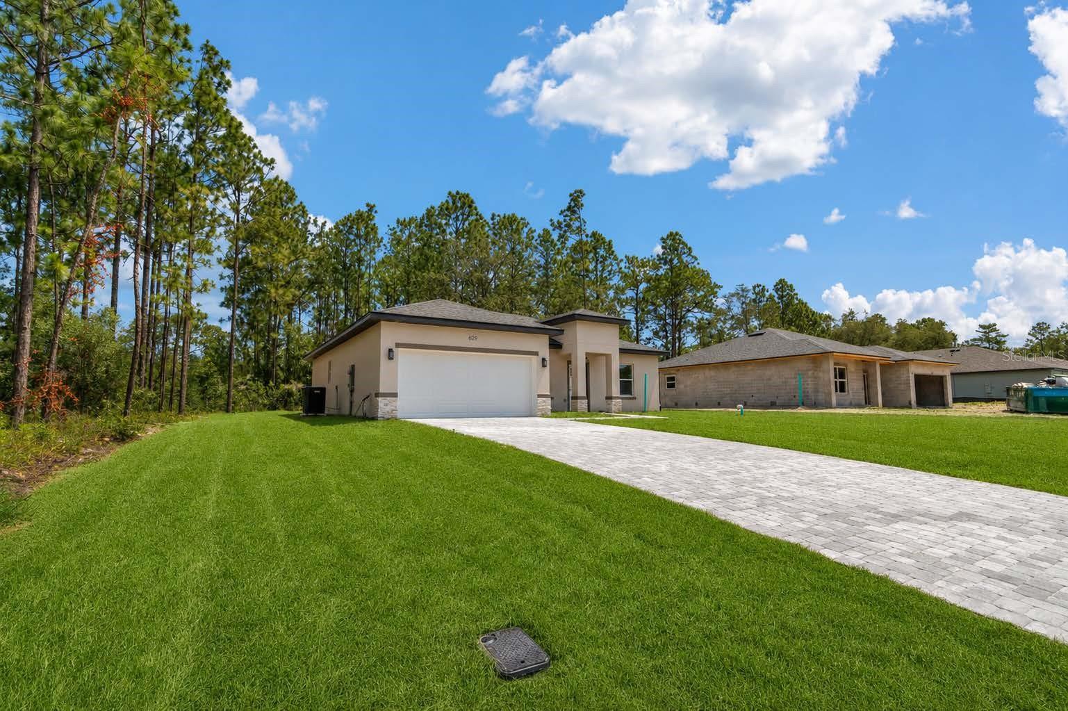 629 W Heronsbill Ln Property Photo 11