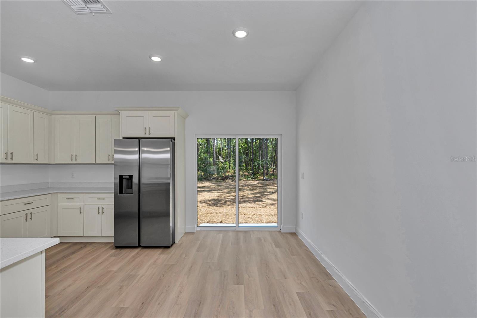 629 W Heronsbill Ln Property Photo 17