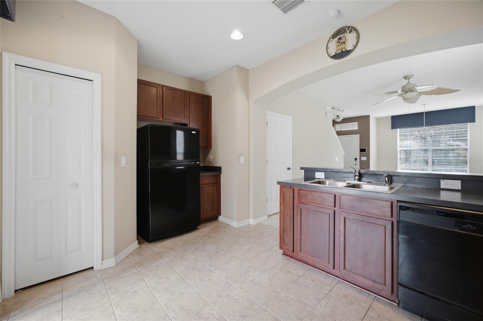 6924 Towering Spruce Dr Property Photo 9