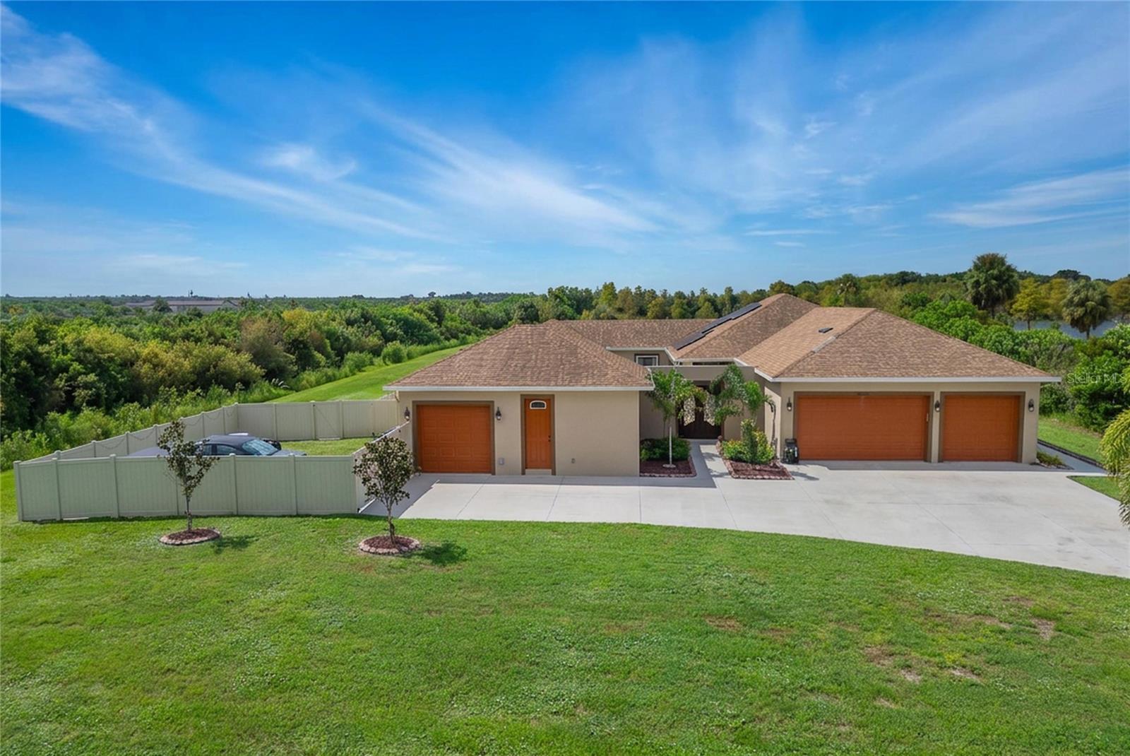 3016 Smilodon Trl Property Photo 4