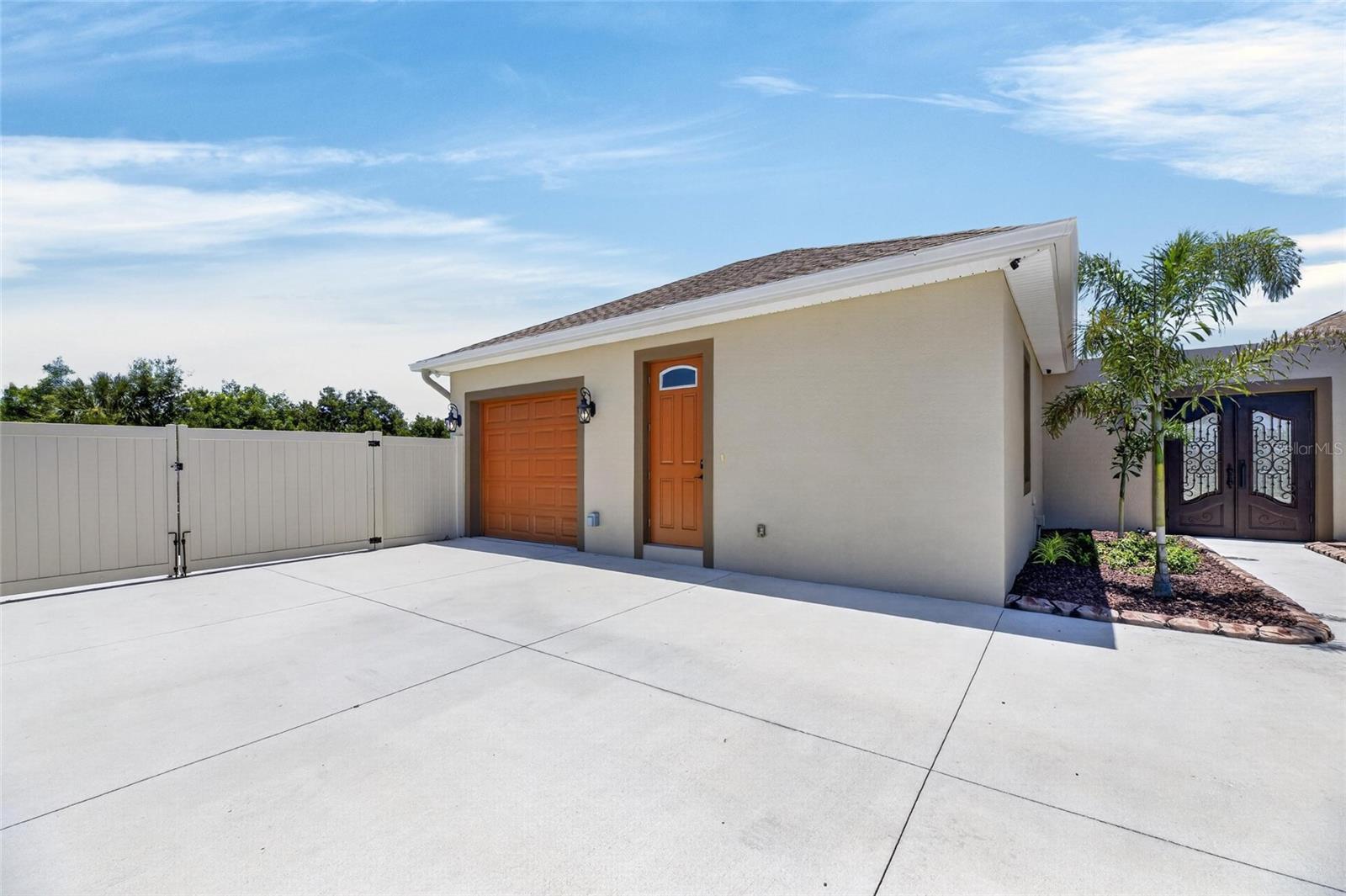 3016 Smilodon Trl Property Photo 43