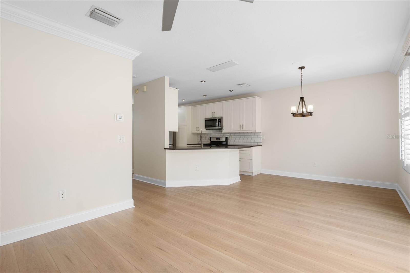 10034 Tate Ln Property Photo 7