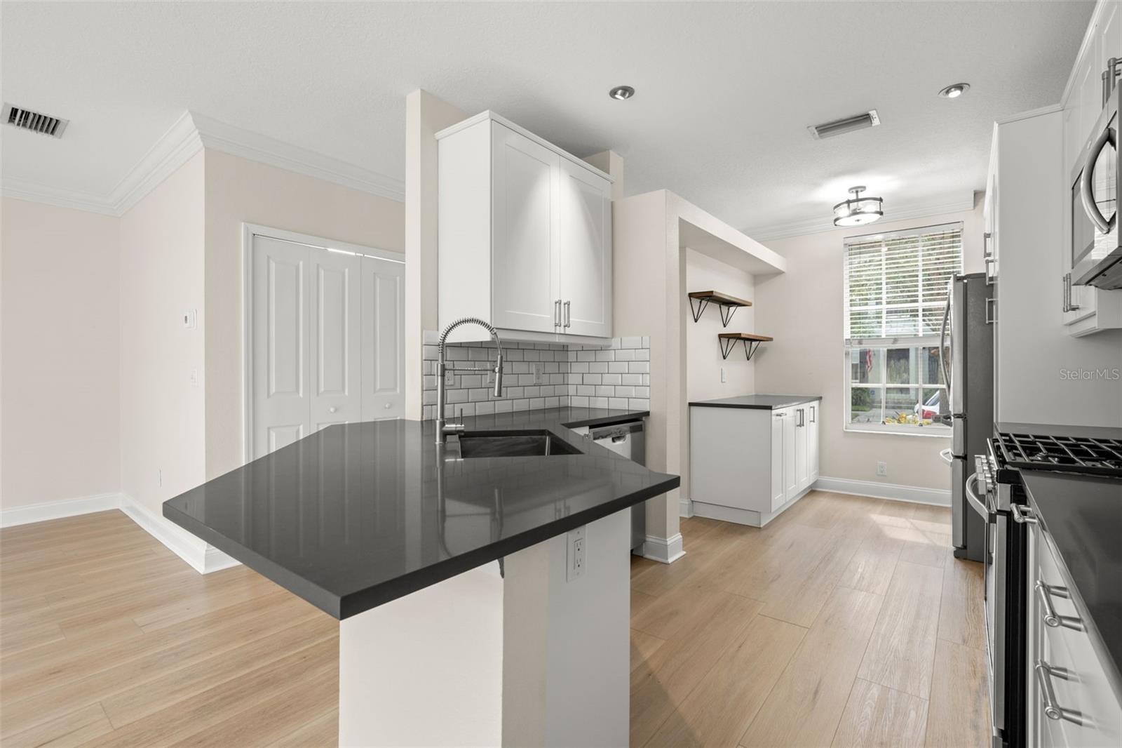 10034 Tate Ln Property Photo 13