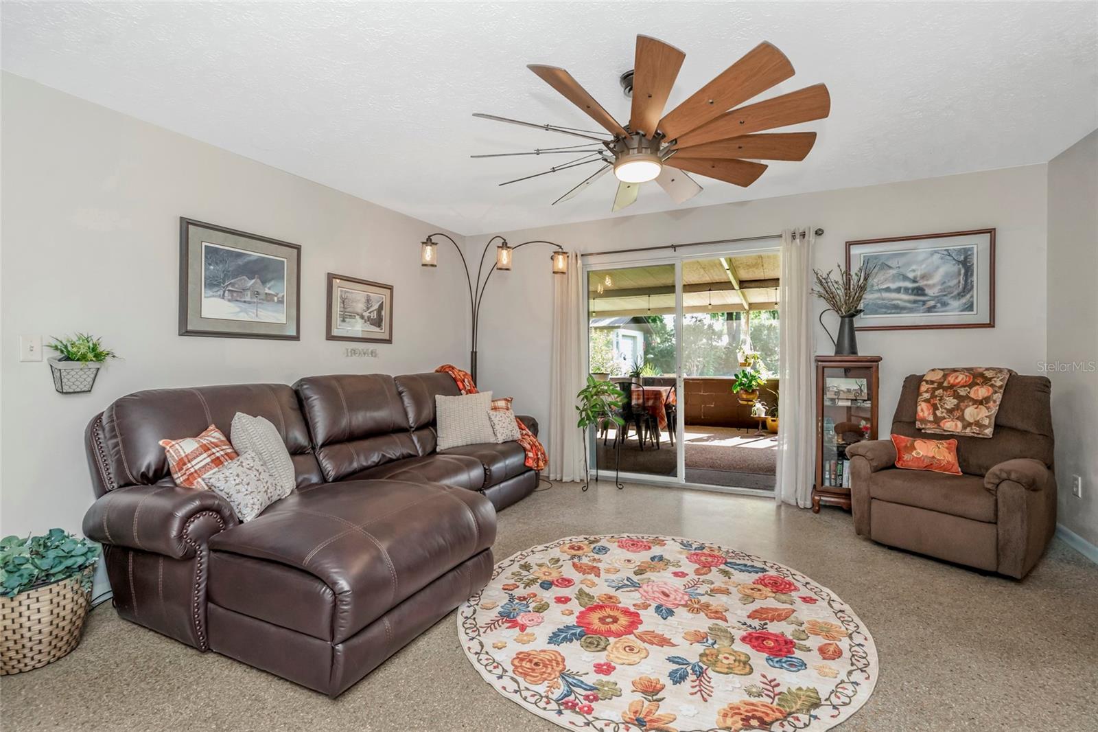 12212 Floral Ln Property Photo 13