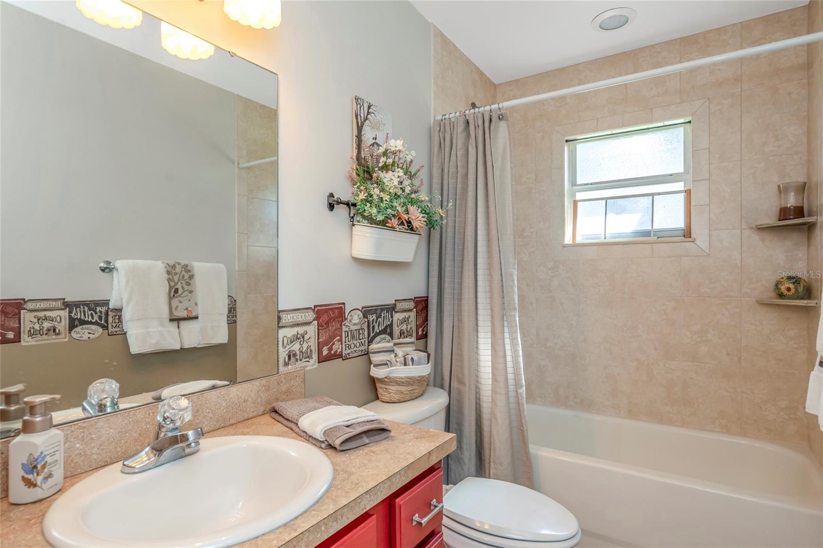 12212 Floral Ln Property Photo 16