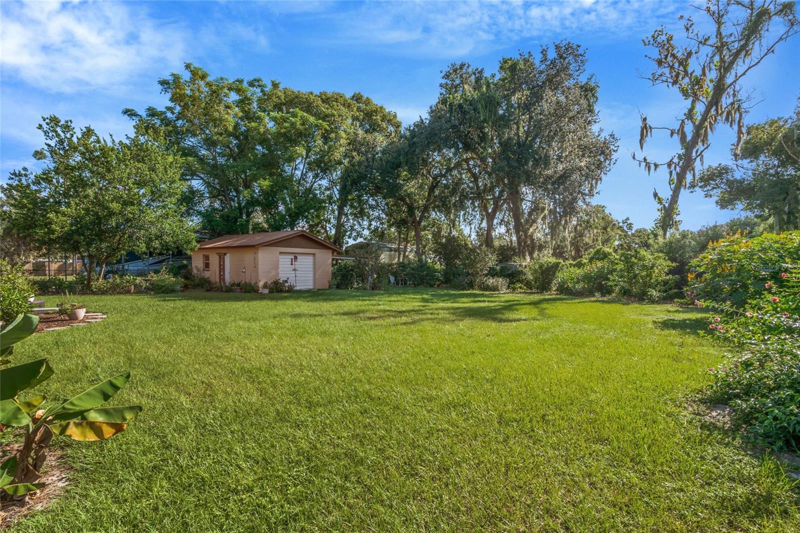 12212 Floral Ln Property Photo 28
