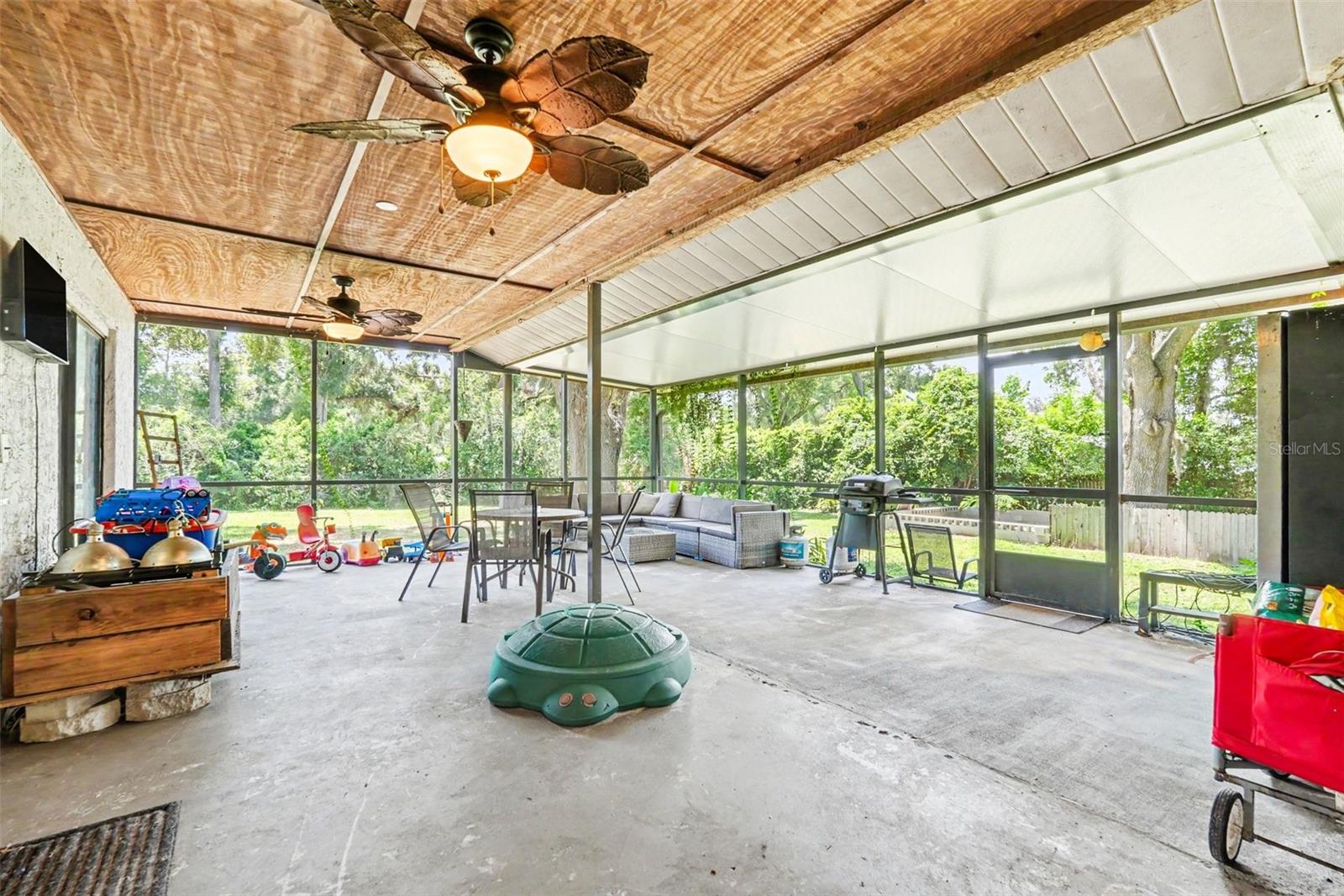 534 Leverett Rd Property Photo 14