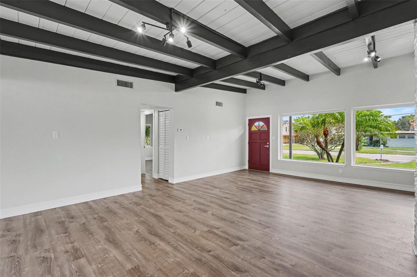63 Palm Blvd Property Photo 10