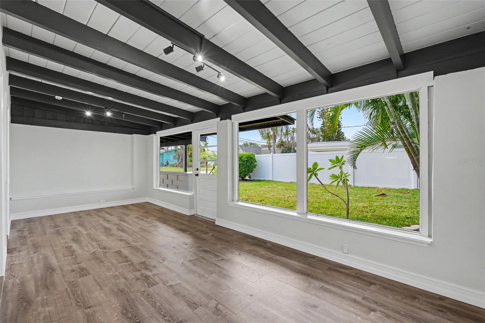 63 Palm Blvd Property Photo 15