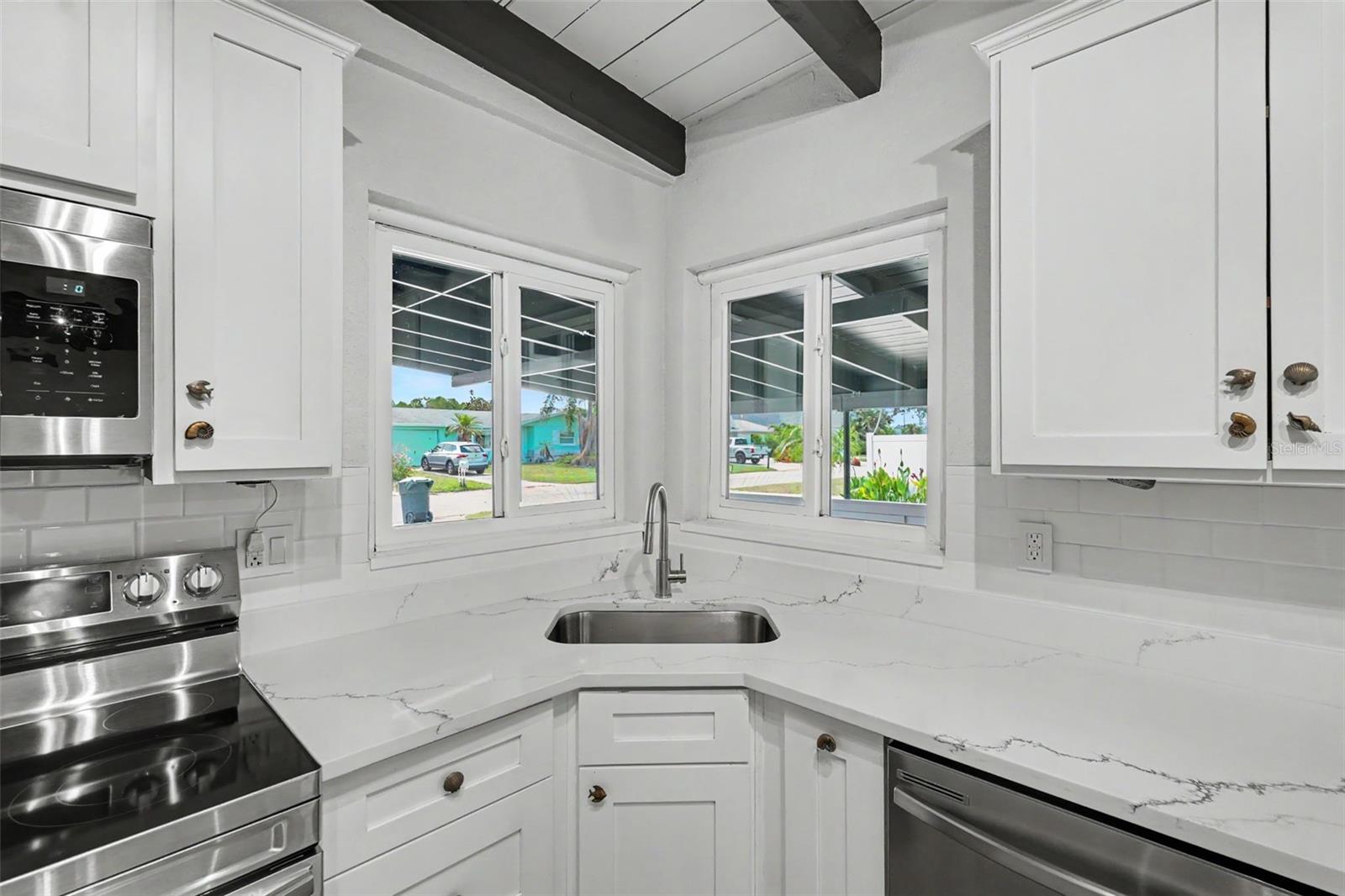 63 Palm Blvd Property Photo 30