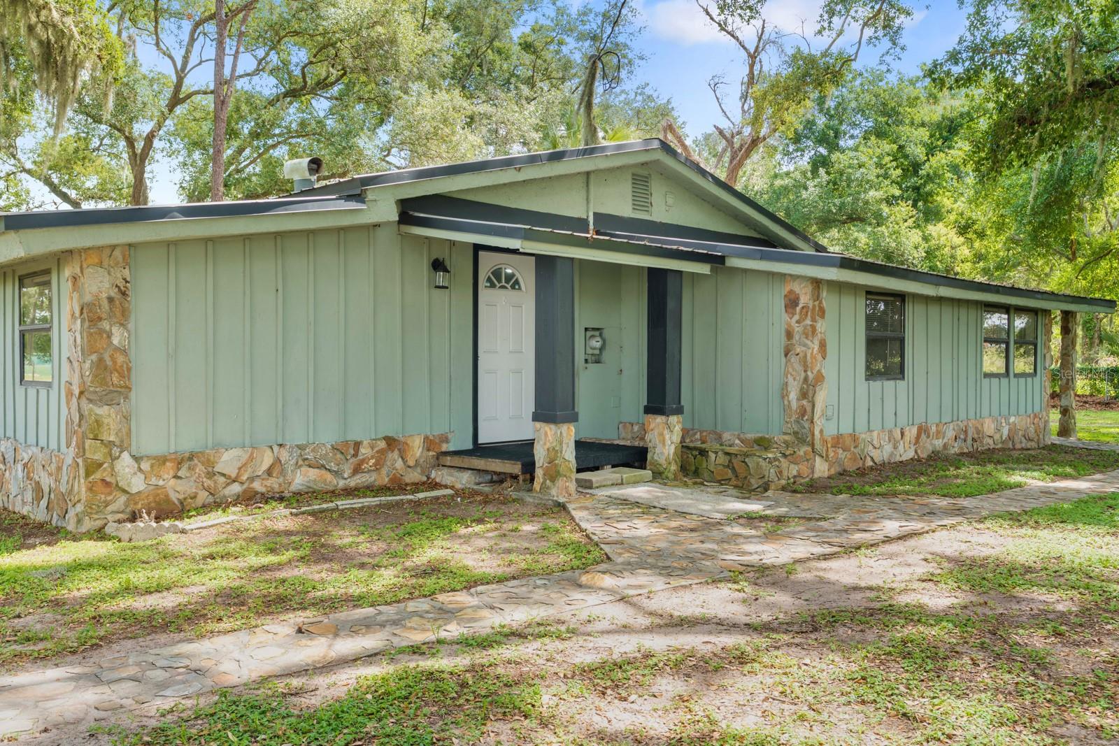 12616 Thonotosassa Rd Property Photo 2