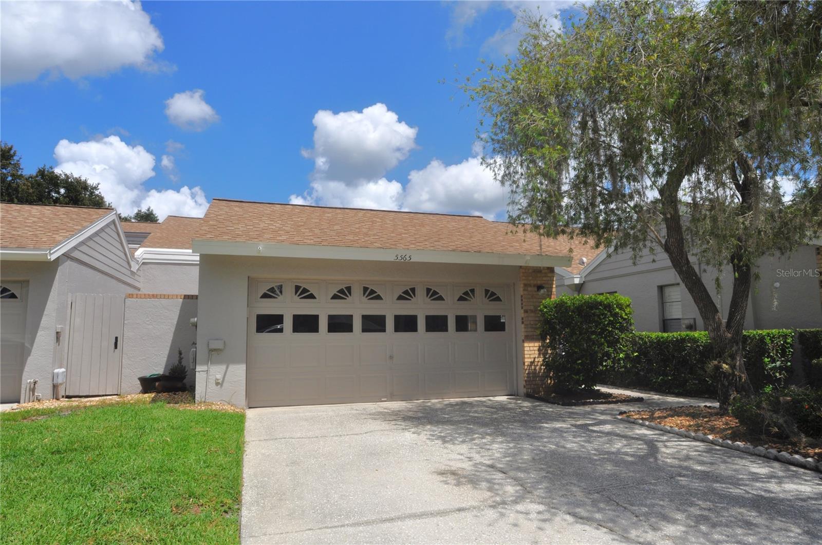 5565 Salem Square Dr N Property Photo 1