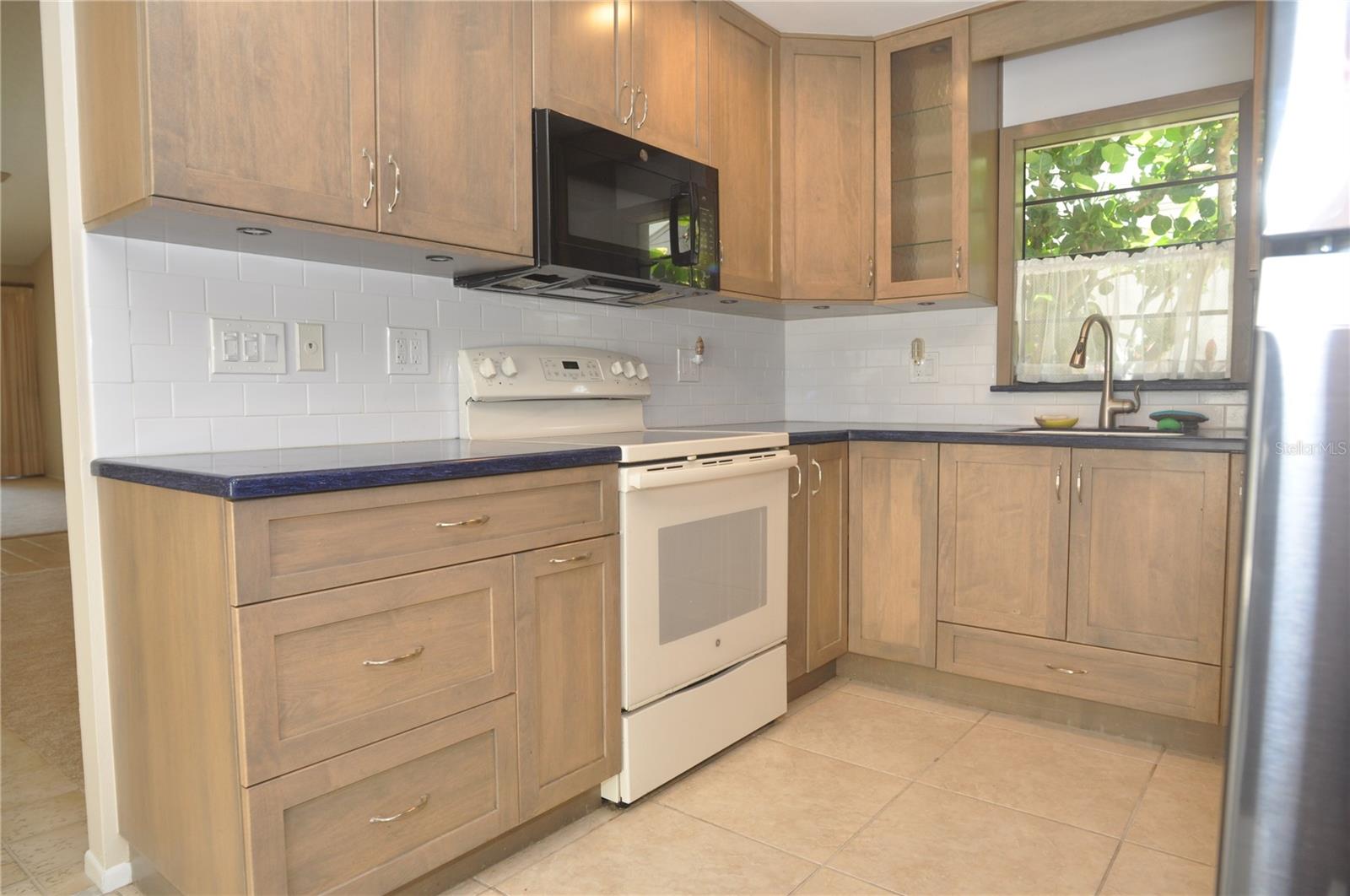 5565 Salem Square Dr N Property Photo 25
