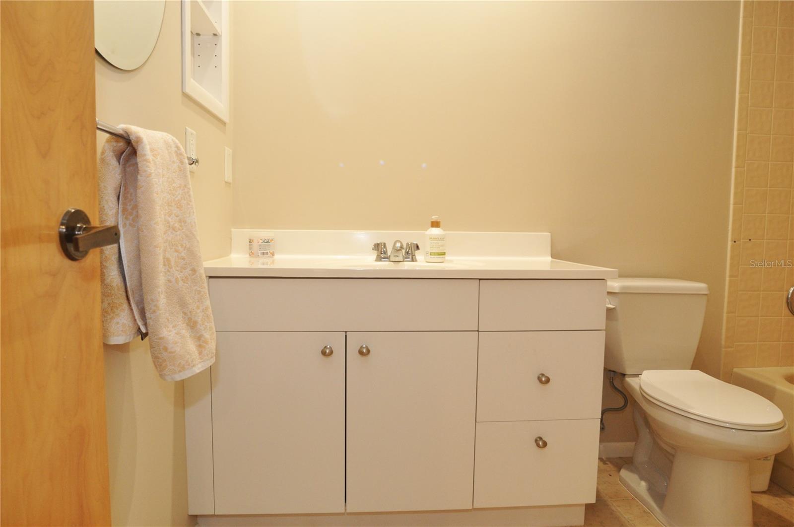 5565 Salem Square Dr N Property Photo 27