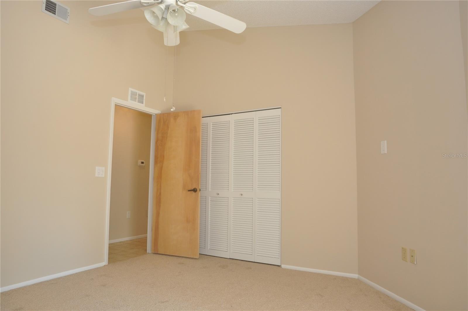 5565 Salem Square Dr N Property Photo 28