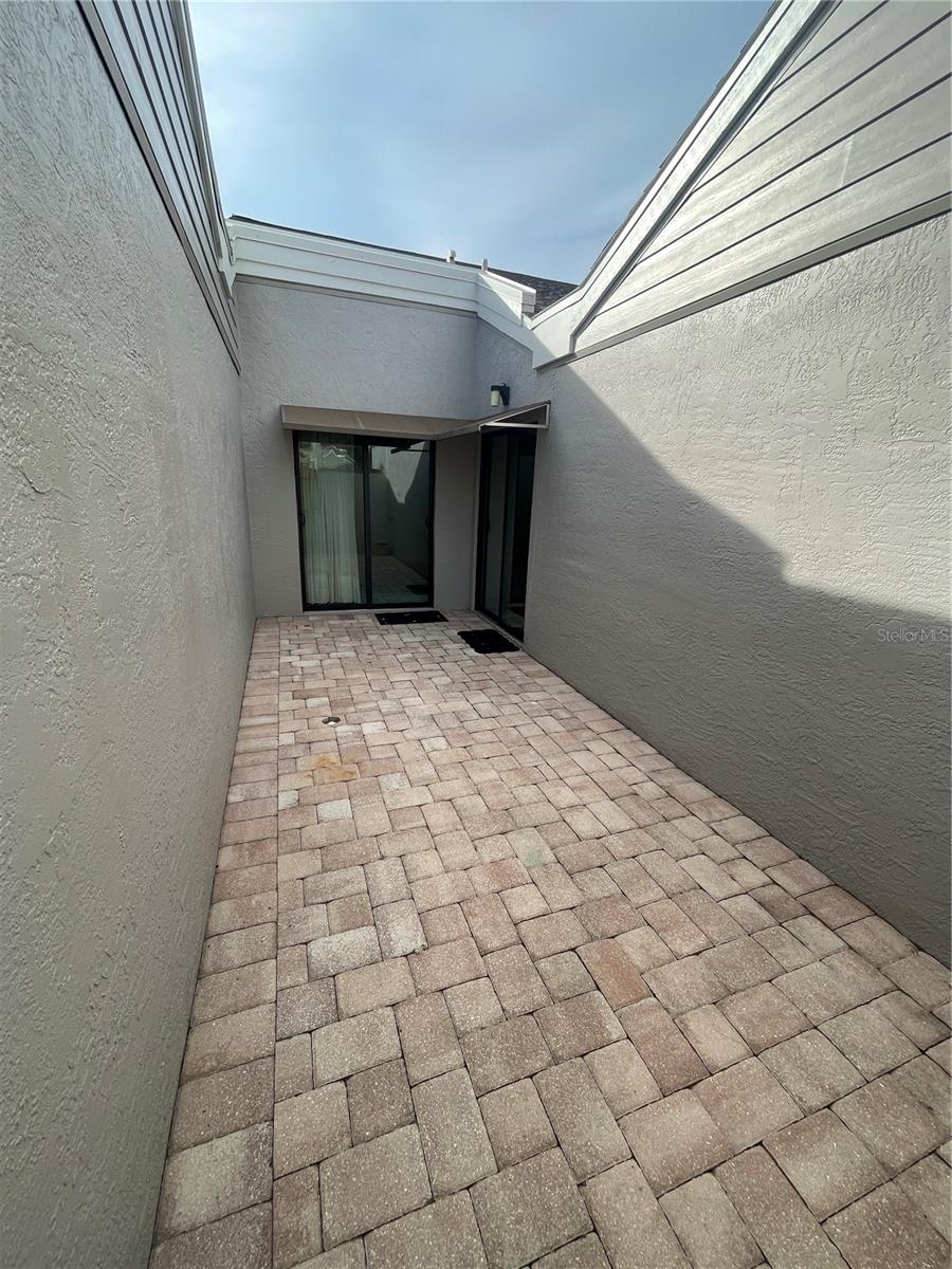 5565 Salem Square Dr N Property Photo 38