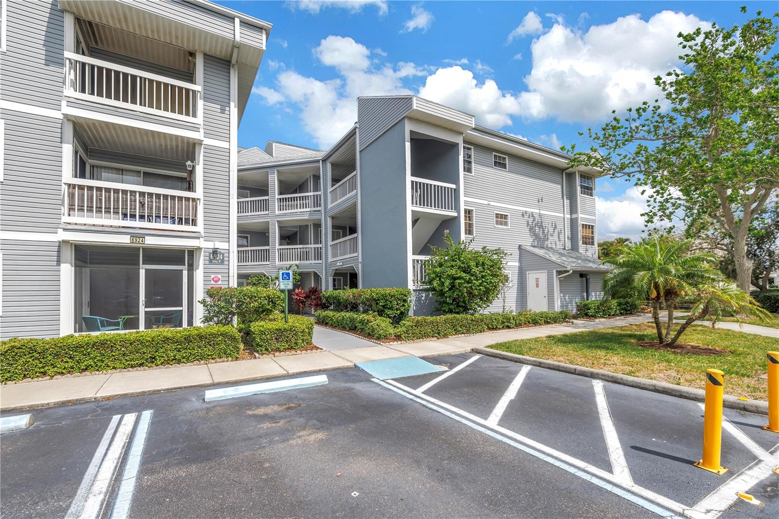 6924 STONES THROW CIR N #8103 Property Photo 1