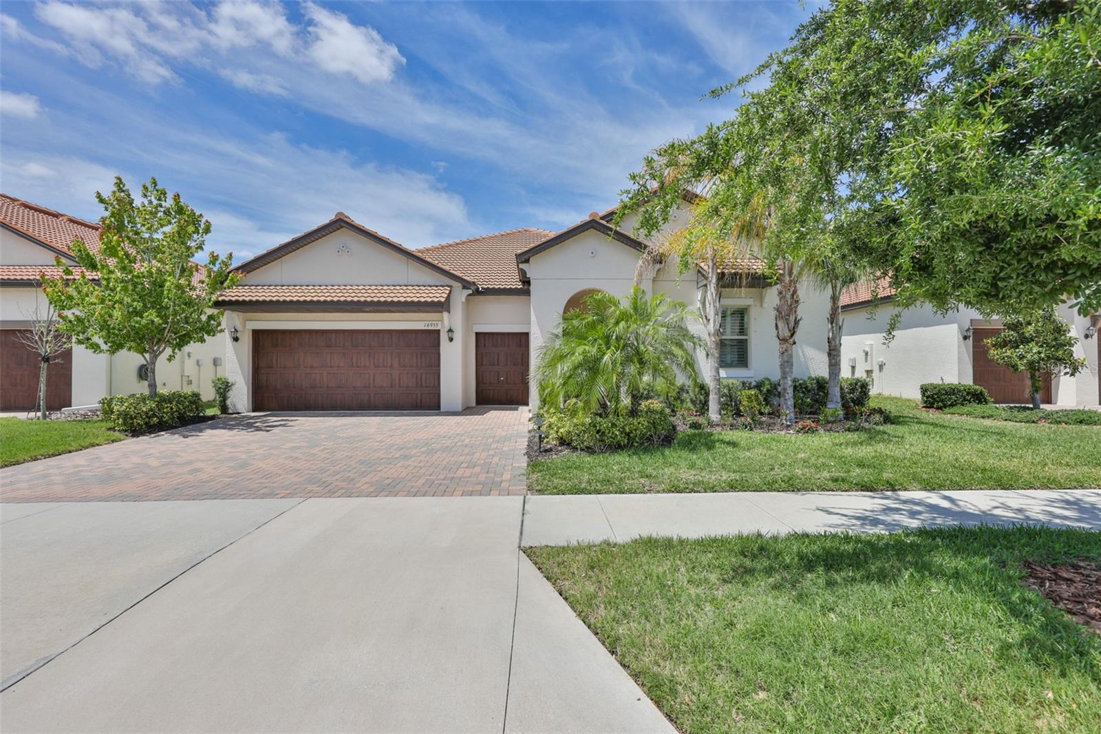16955 Scuba Crest St Property Photo 6
