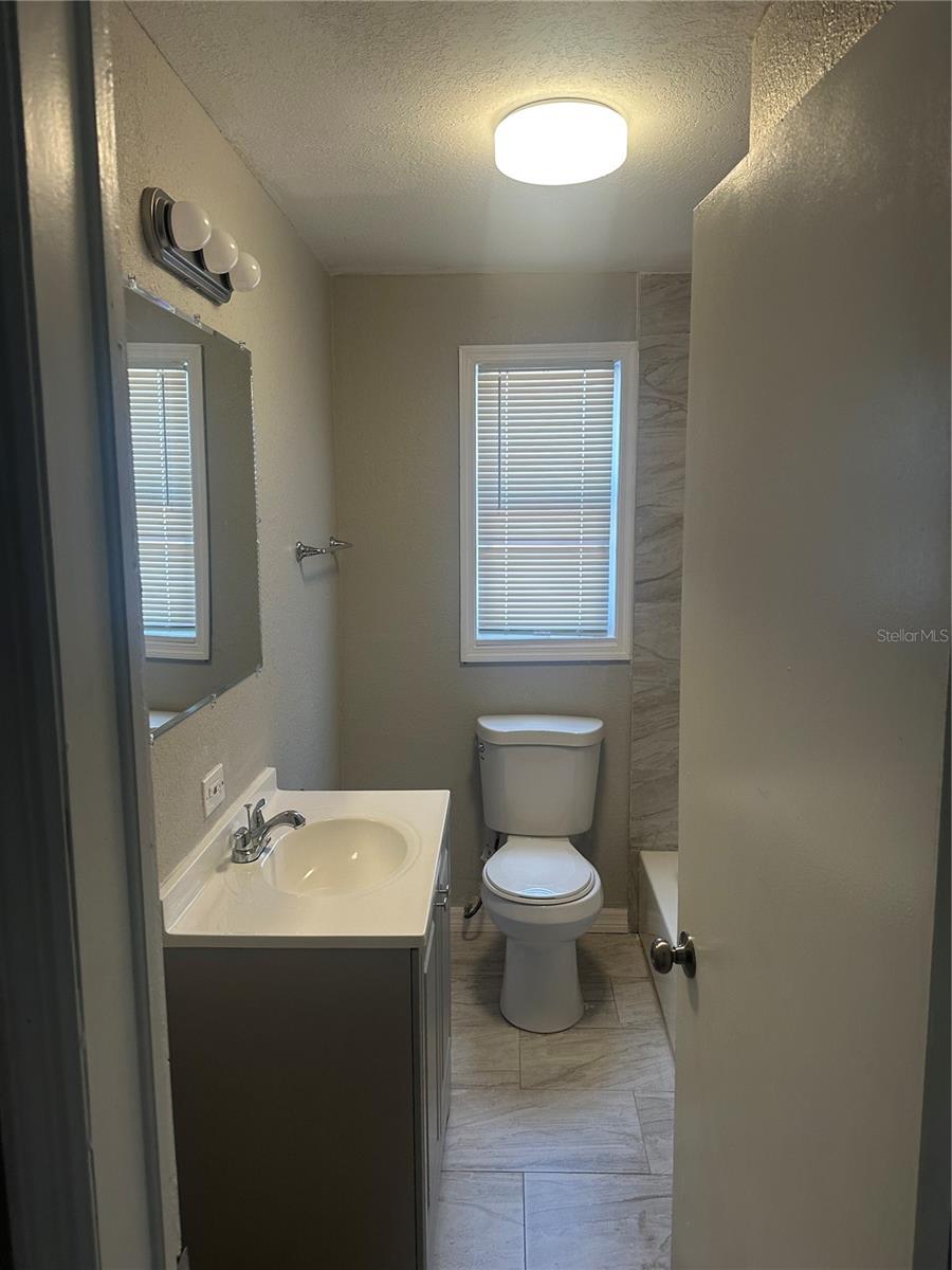 807 E Osborne Ave Property Photo 9
