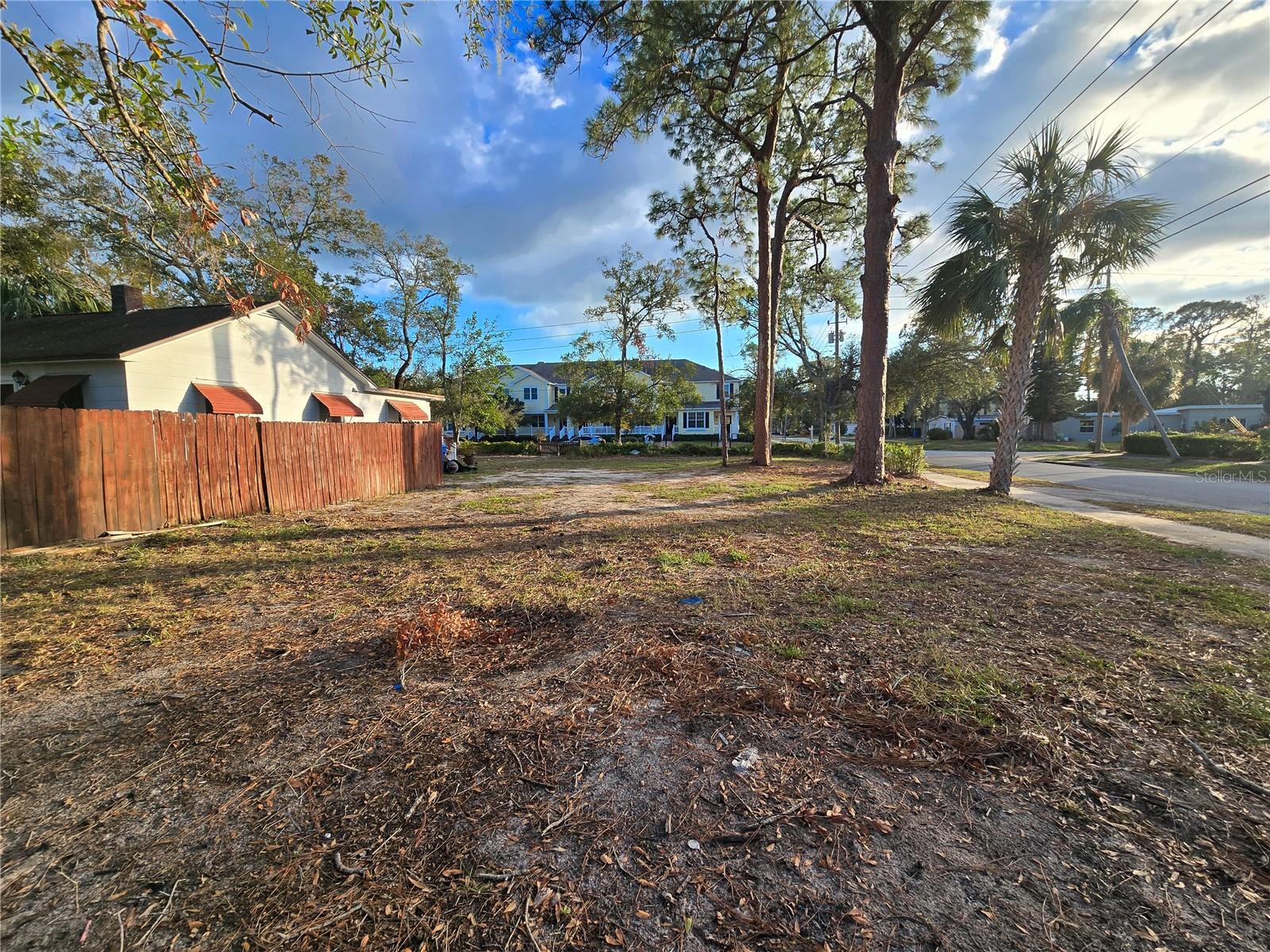 237 50th Ave N Property Photo 6