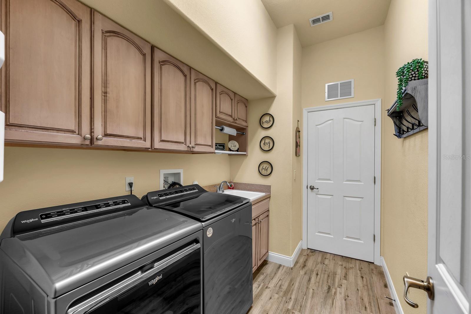 5151 Delacroix Dr Property Photo 28