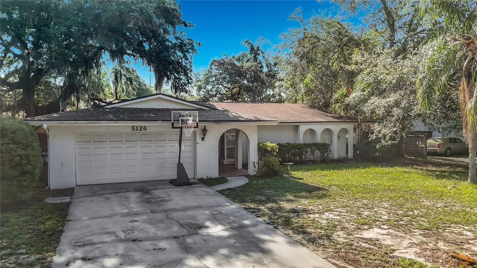 5126 Rolling Hills Ct Property Photo 2