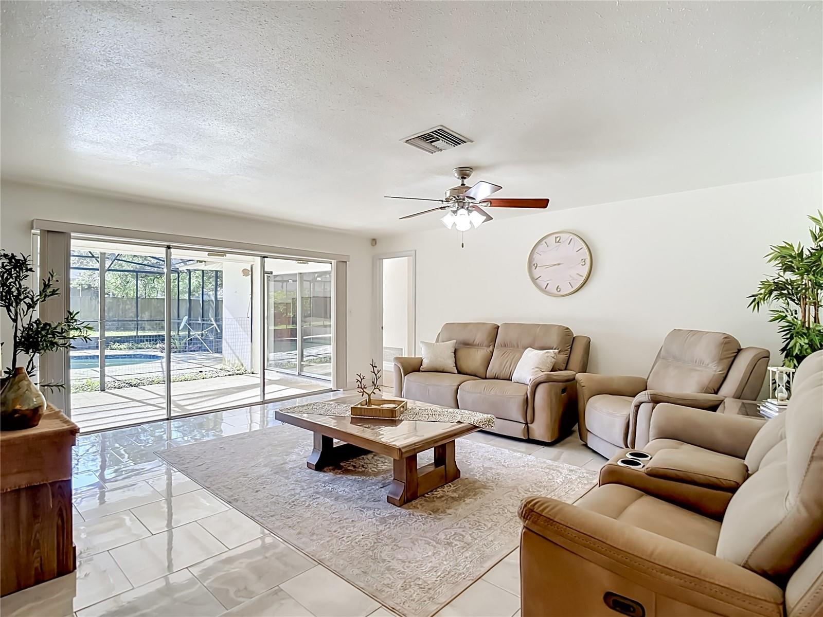 5126 Rolling Hills Ct Property Photo 8