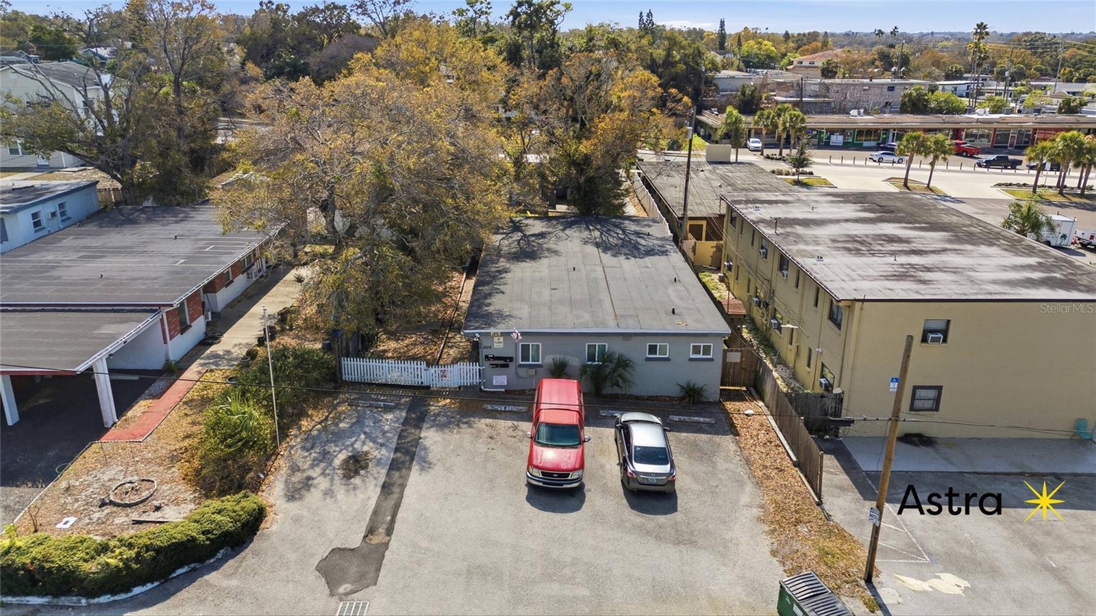 1429 Laura St Property Photo 1