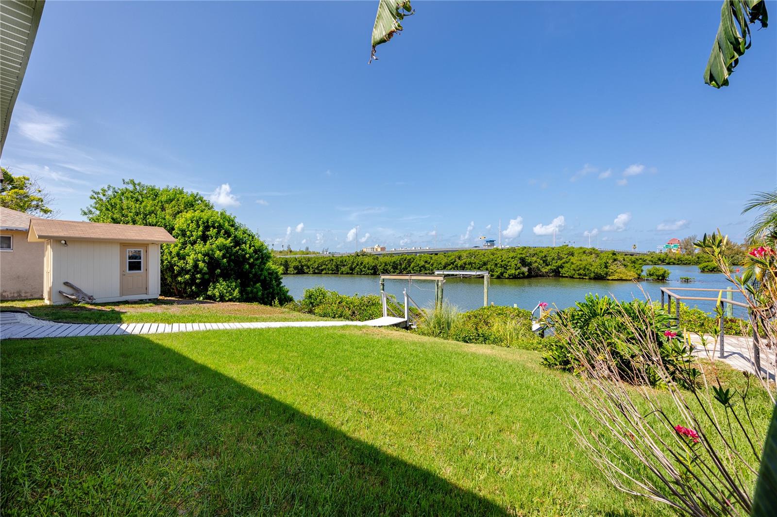 8046 Bayhaven Dr Property Photo 4