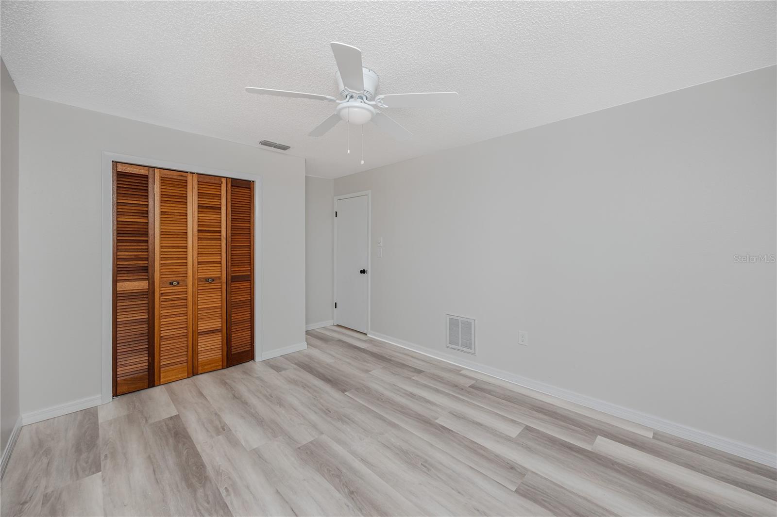 8046 Bayhaven Dr Property Photo 32