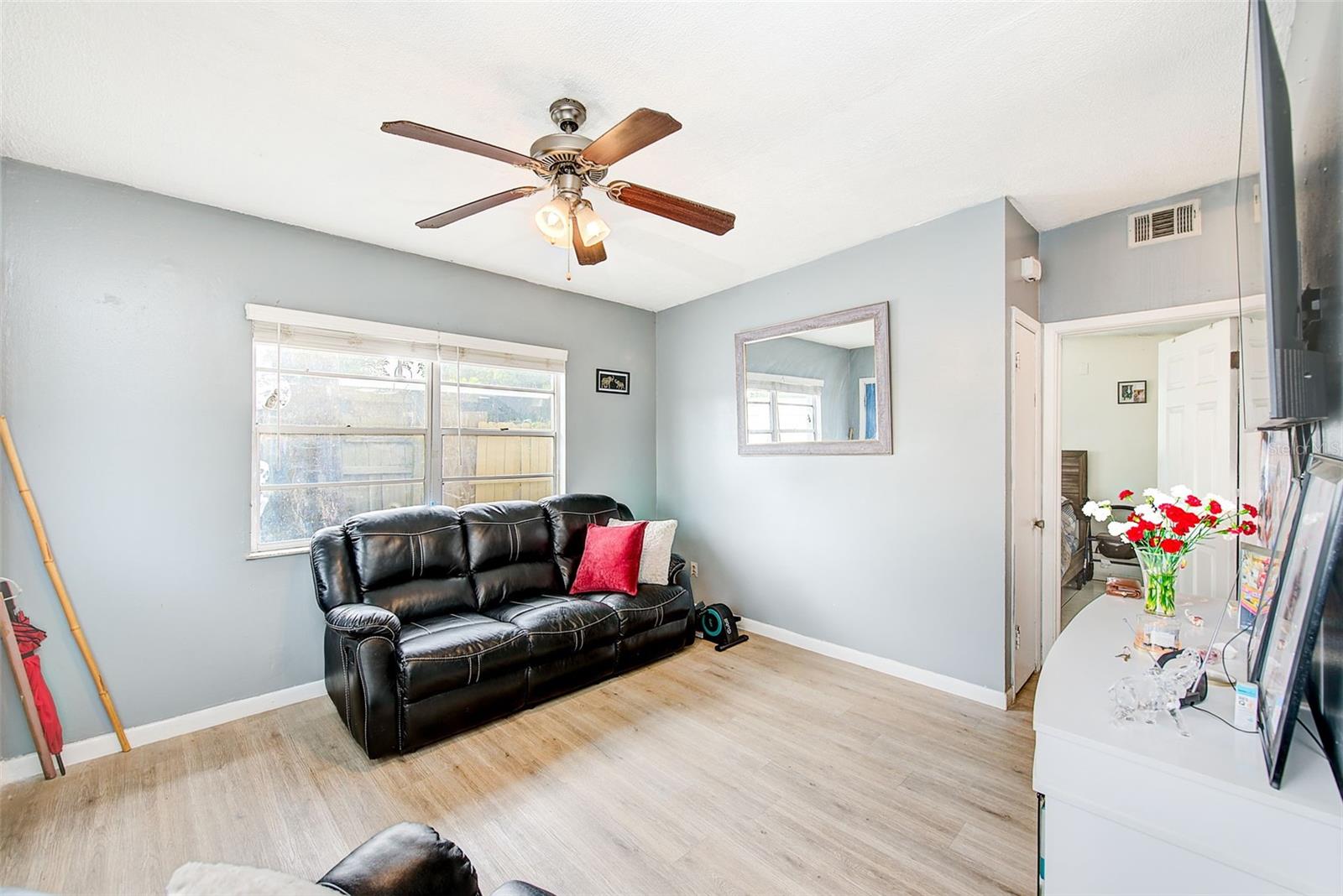 2318 W Powhatan Ave Property Photo 5