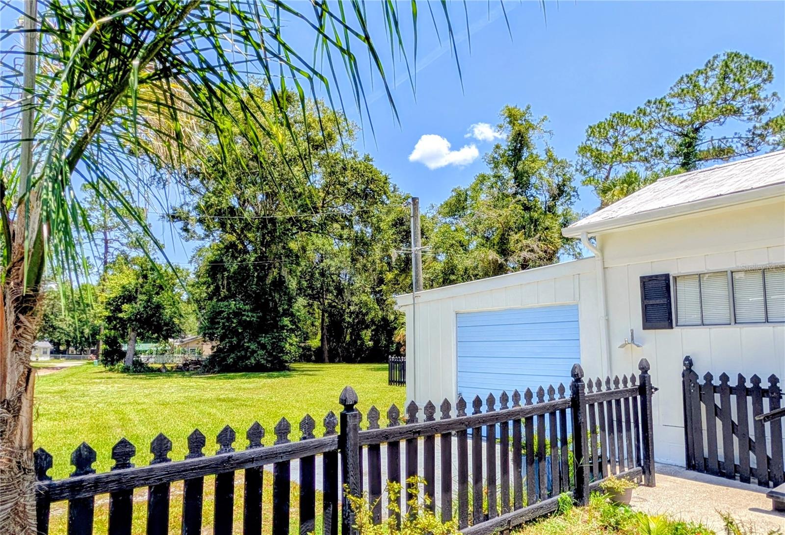 55914 Bay Rd Property Photo 4