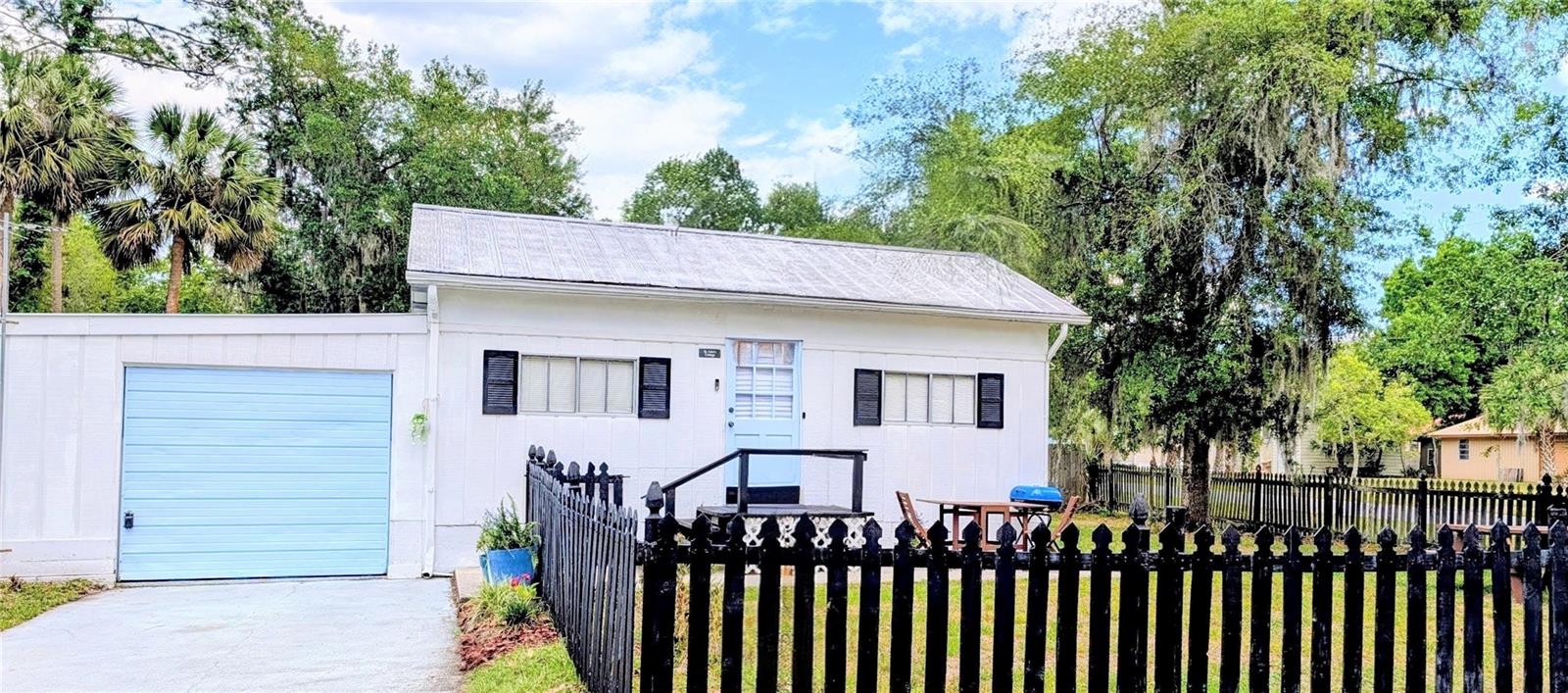 55914 Bay Rd Property Photo 12