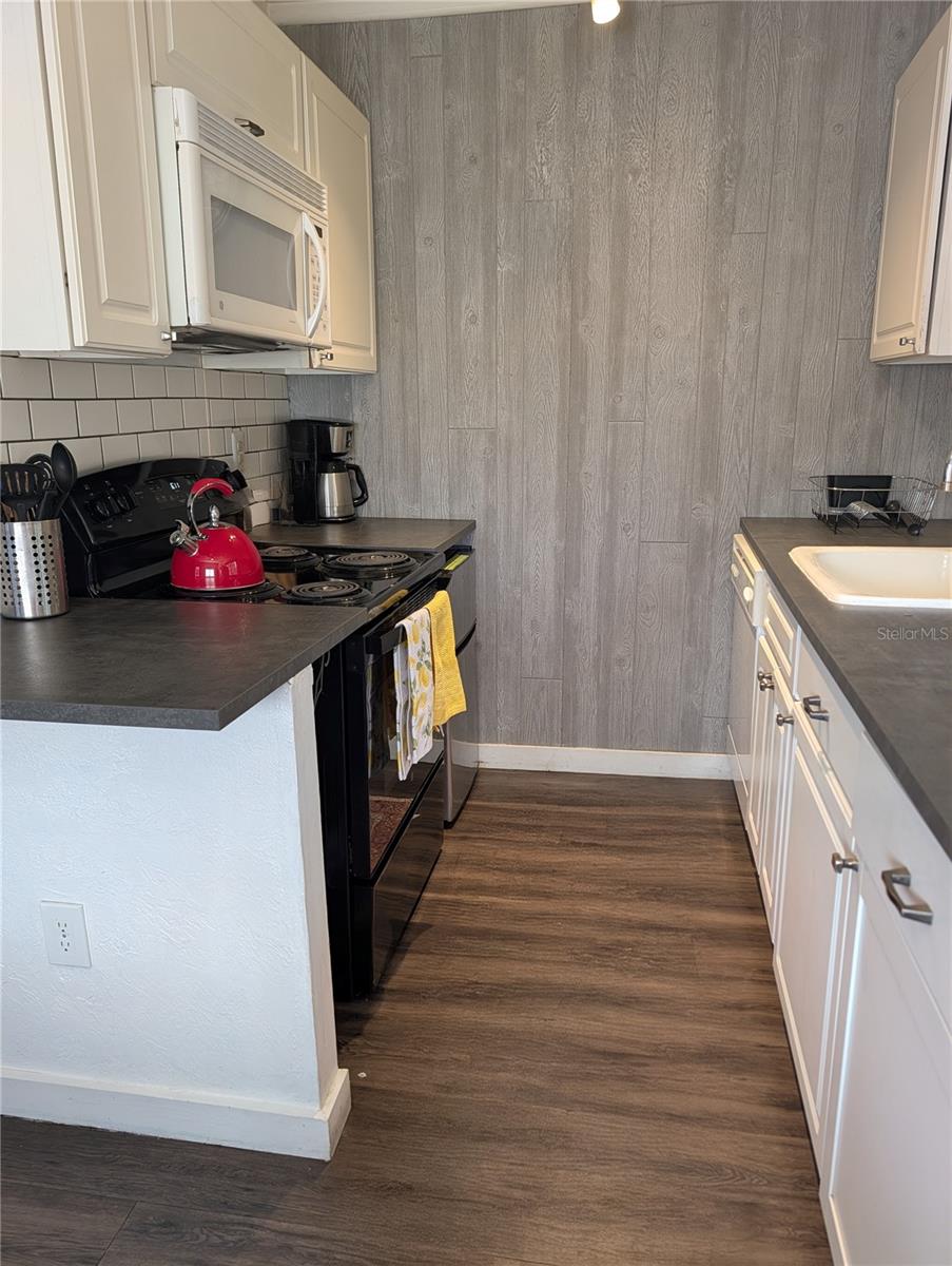 55914 Bay Rd Property Photo 18