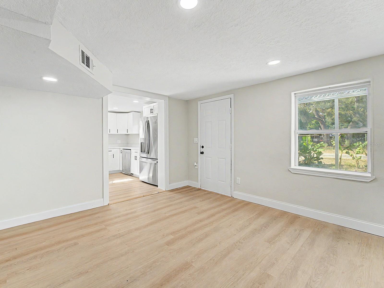 7708 Maryland Ave Property Photo 7