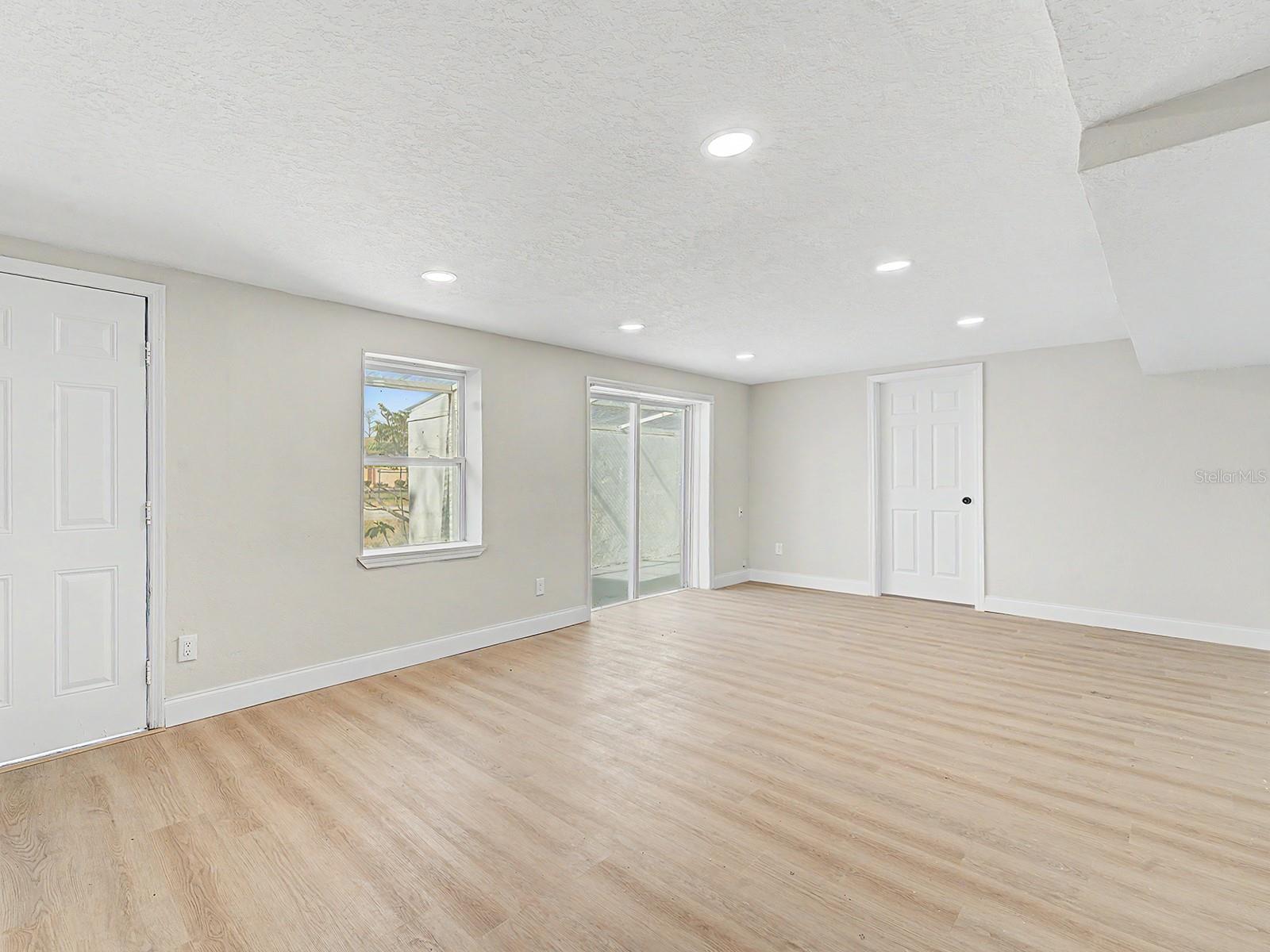 7708 Maryland Ave Property Photo 17