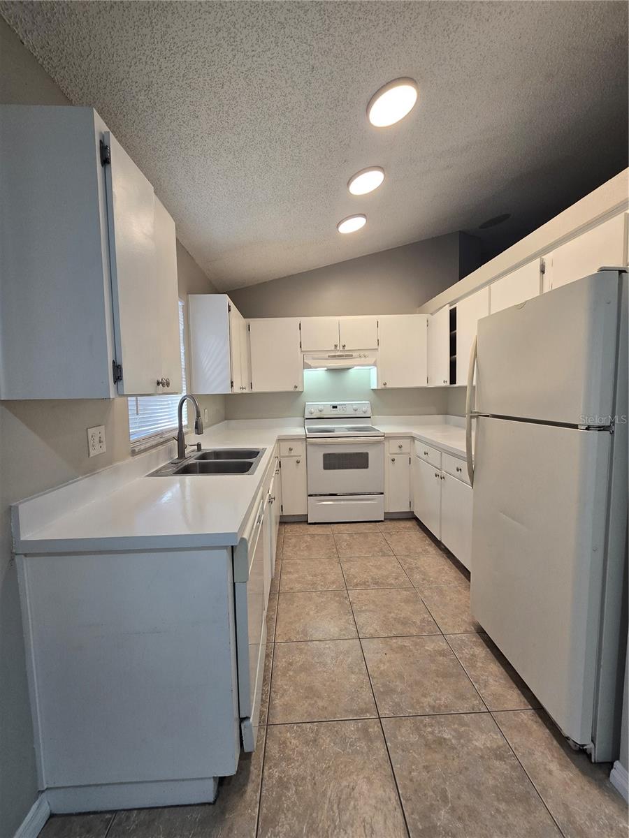 12109 Clearbrook Ct Property Photo 5