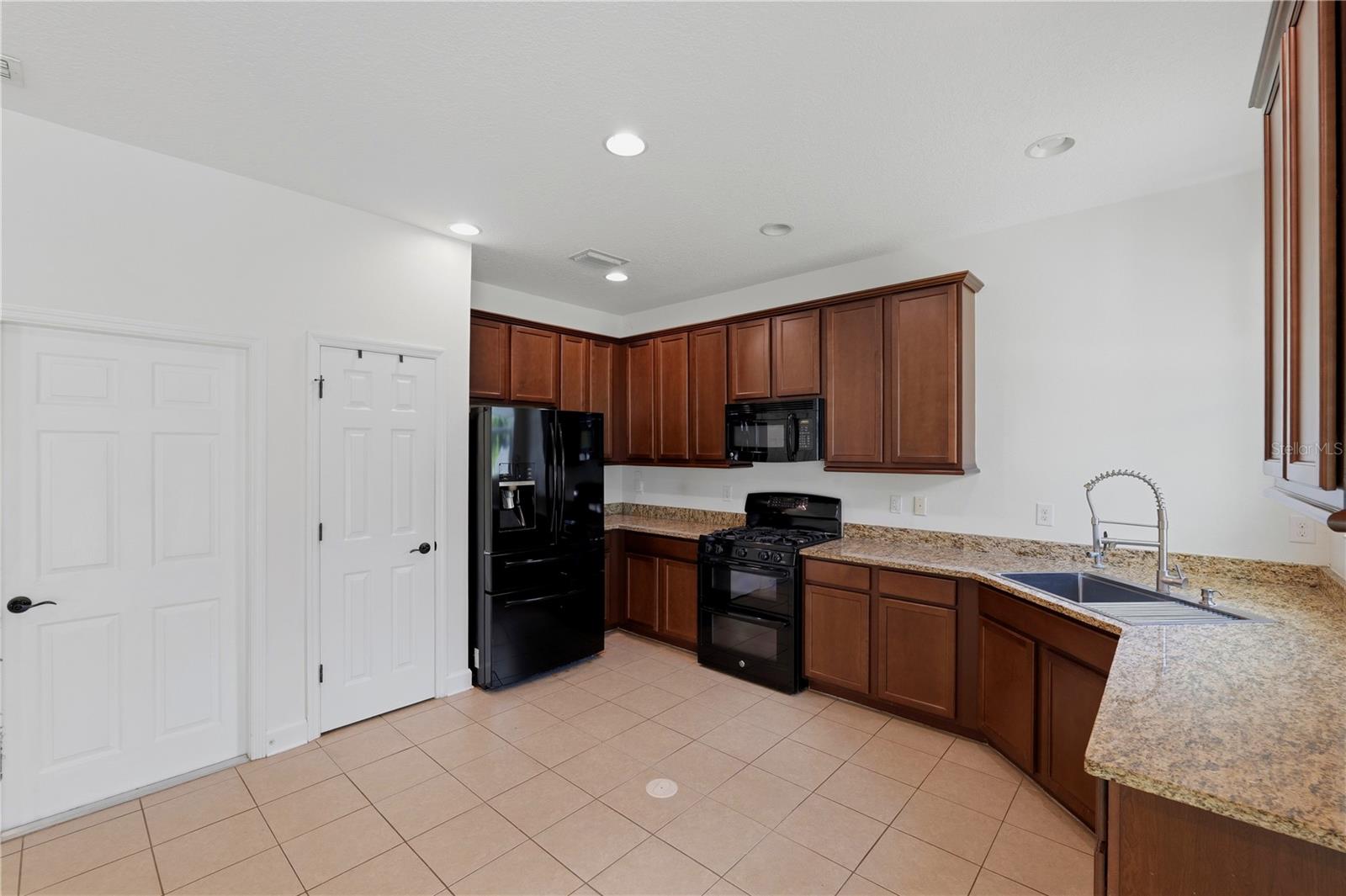 21439 Southern Charm Dr Property Photo 23