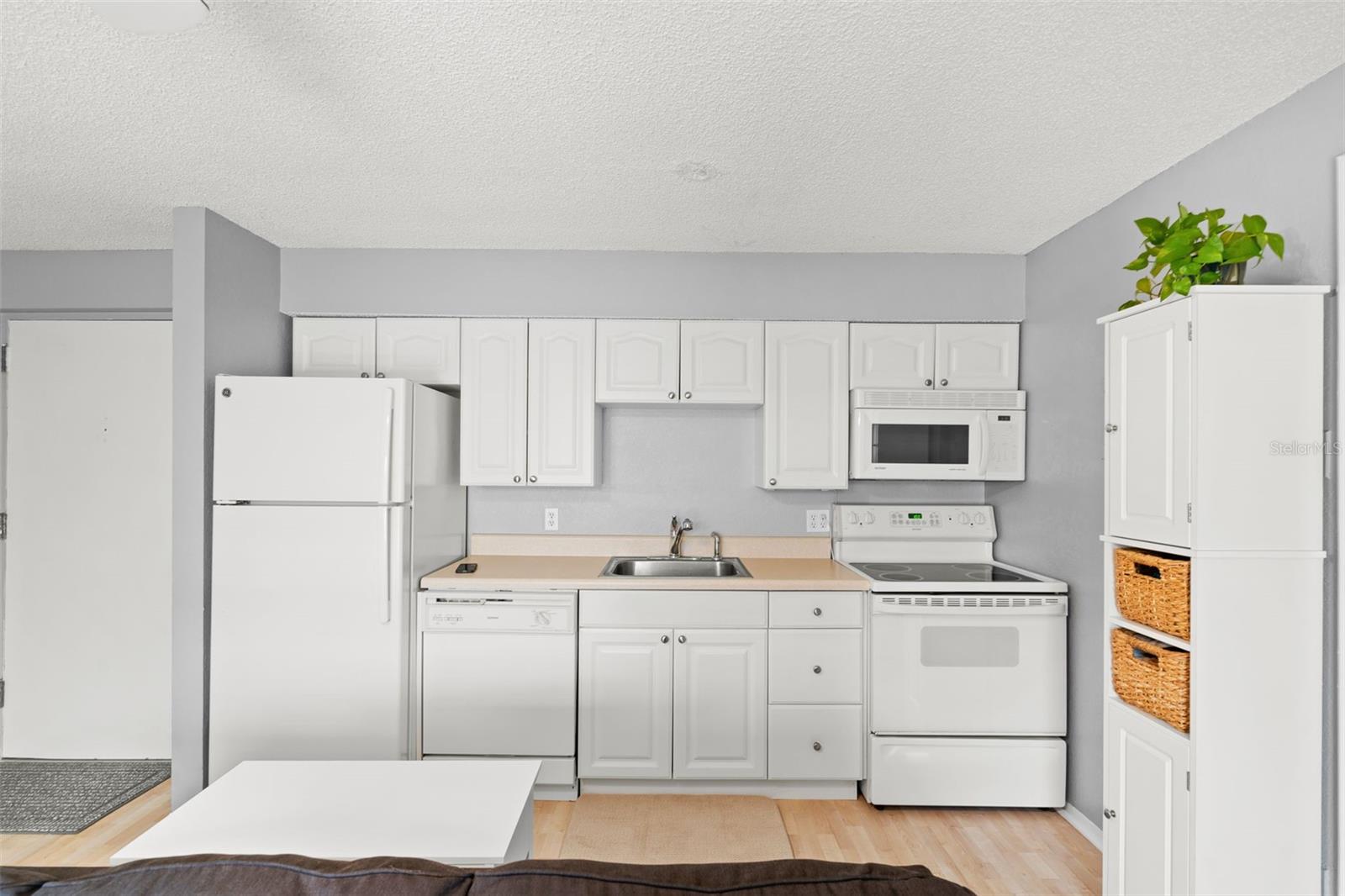 4215 E Bay Dr #1701g Property Photo 9