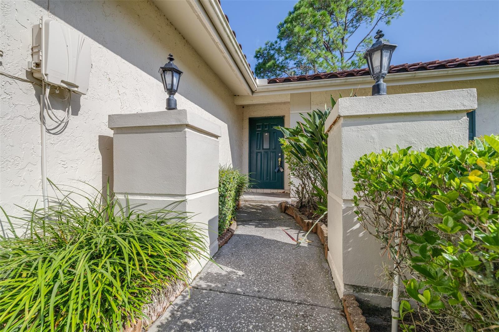 18425 Aintree Ct Property Photo 4